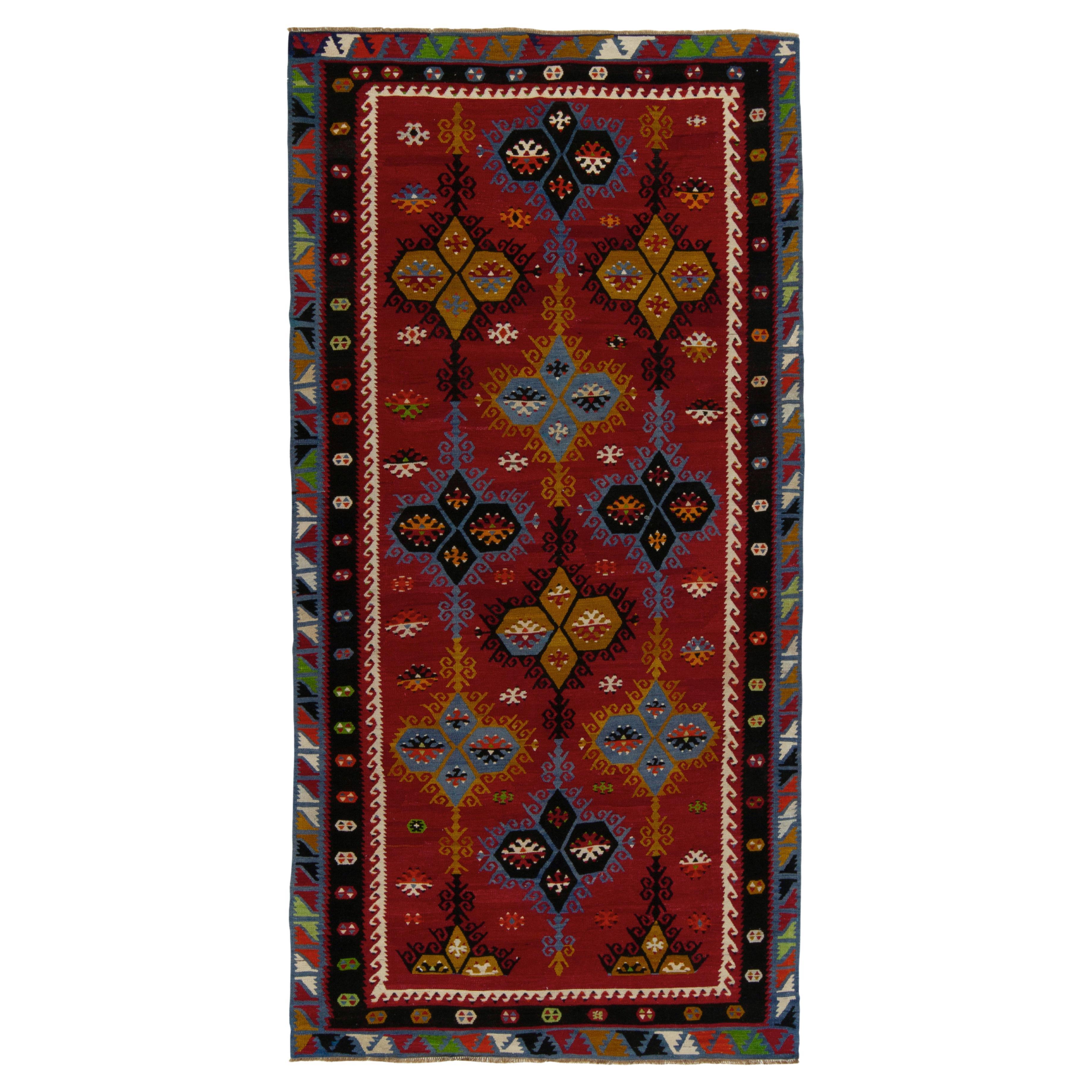 Handgewebter Vintage-Stammes-Kelim in Rot mit geometrischem Muster von Teppich & Kelim
