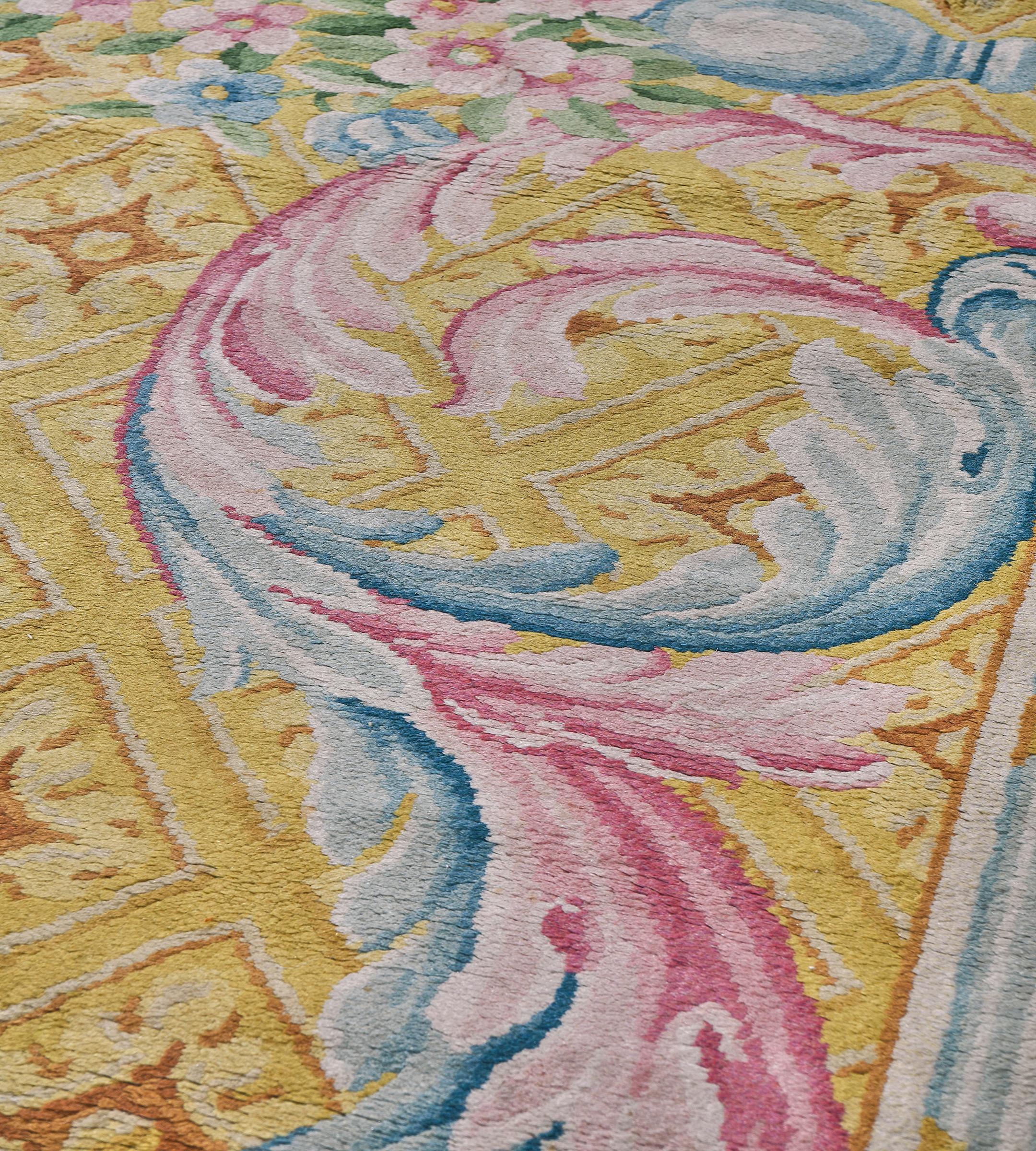 20ième siècle Tapis en laine tissé à la main, Antiquities Circa-1900 Jaune, Savonnerie espagnole en vente