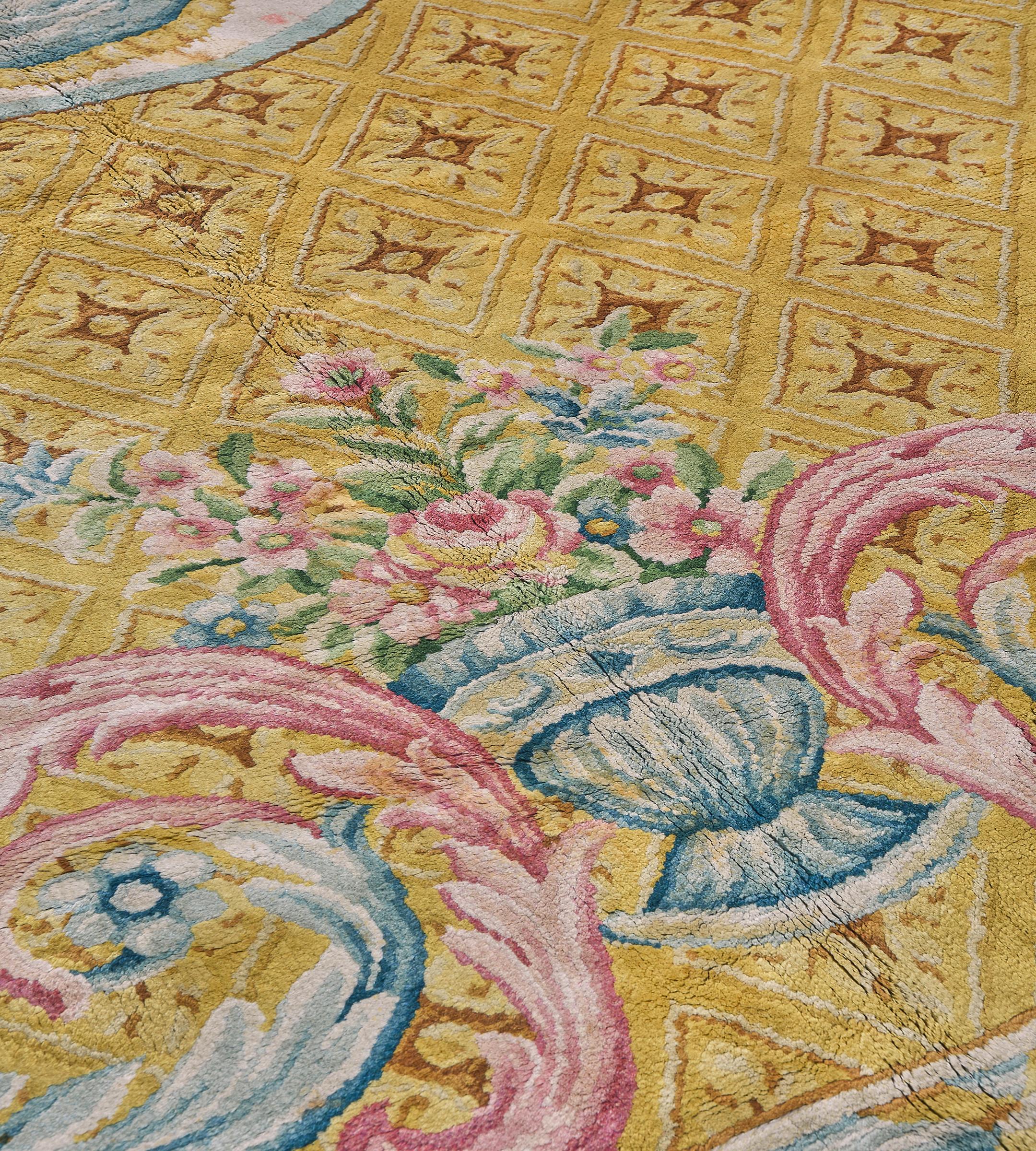 Tapis en laine tissé à la main, Antiquities Circa-1900 Jaune, Savonnerie espagnole en vente 2