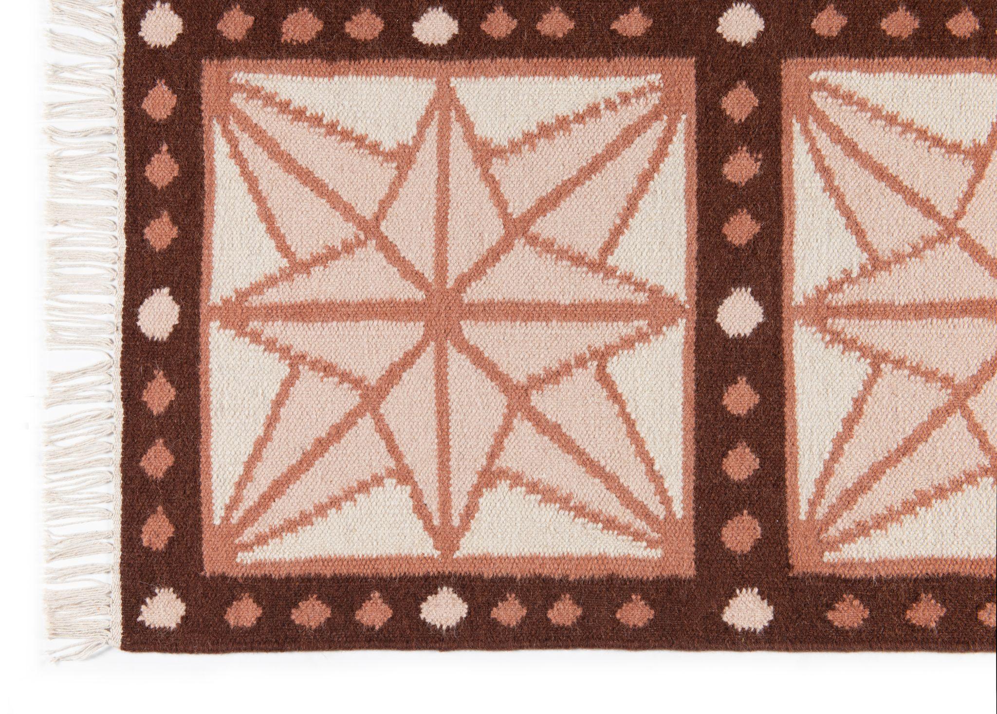 Indian Handwoven Wool Star Rug, 12' x 15', Bisque Pink, Chocolate Brown and Eggshell For Sale