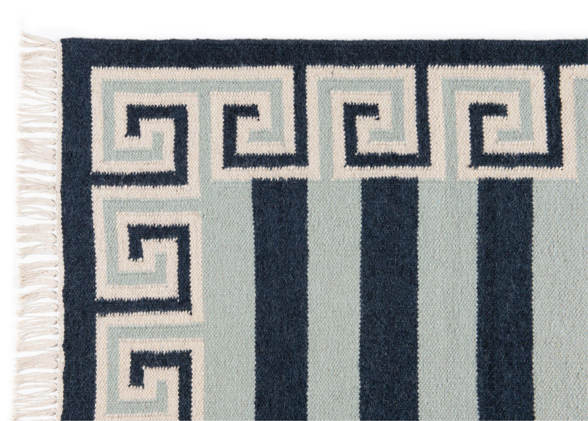 Handgewebter Wollstreifen-Teppich mit Streifen, 9' x 12', Himmelblau, Marineblau und Eierschale im Zustand „Neu“ im Angebot in Charlotte, NC