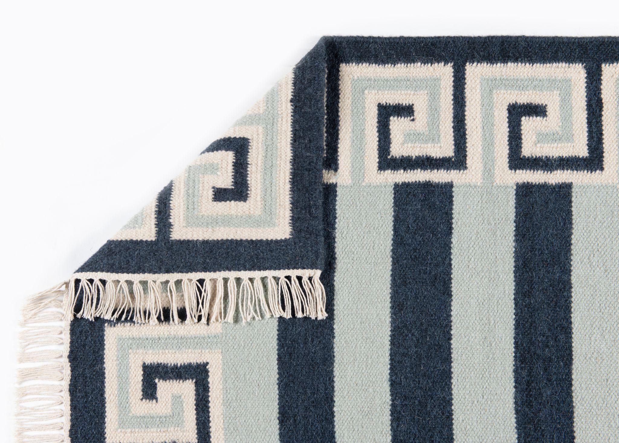 Handgewebter Wollstreifen-Teppich mit Streifen, 9' x 12', Himmelblau, Marineblau und Eierschale (Wolle) im Angebot