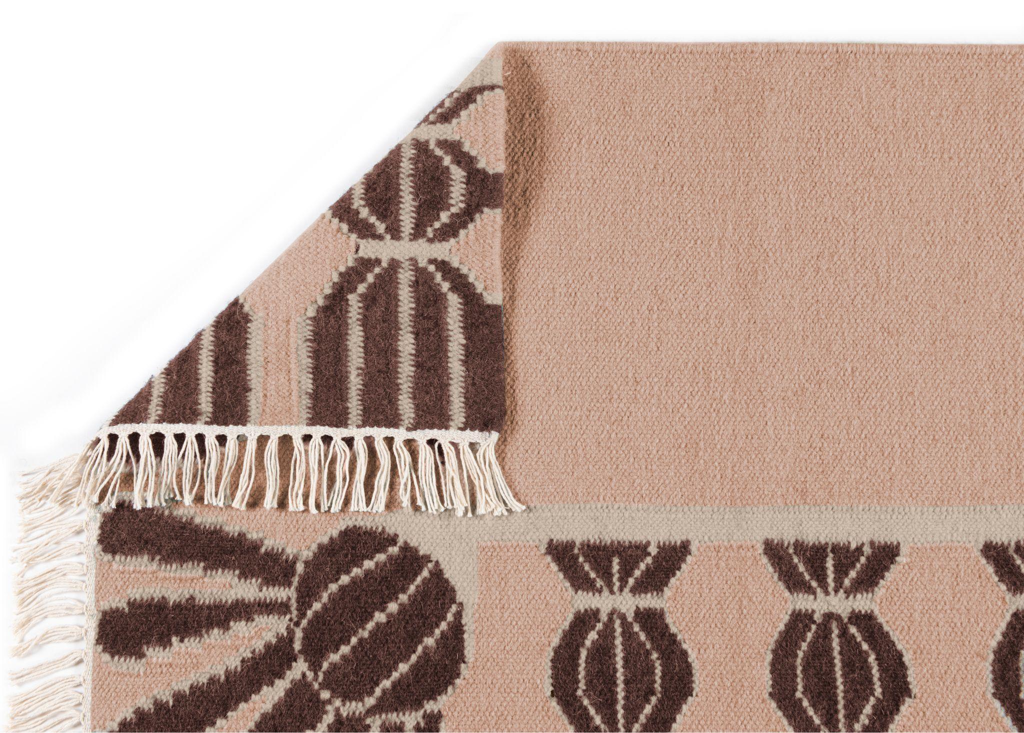 Handgewebter Wollteppich mit Quasten, 9' x 12', Bisque Pink, Chocolate Brown und Eggshell im Zustand „Neu“ im Angebot in Charlotte, NC