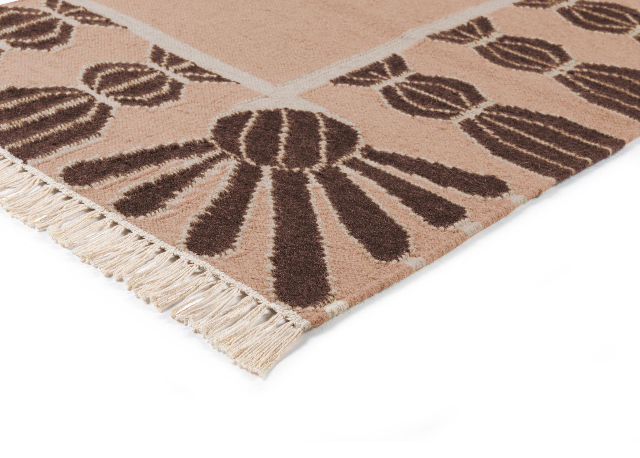 Handgewebter Wollteppich mit Quasten, 9' x 12', Bisque Pink, Chocolate Brown und Eggshell (21. Jahrhundert und zeitgenössisch) im Angebot
