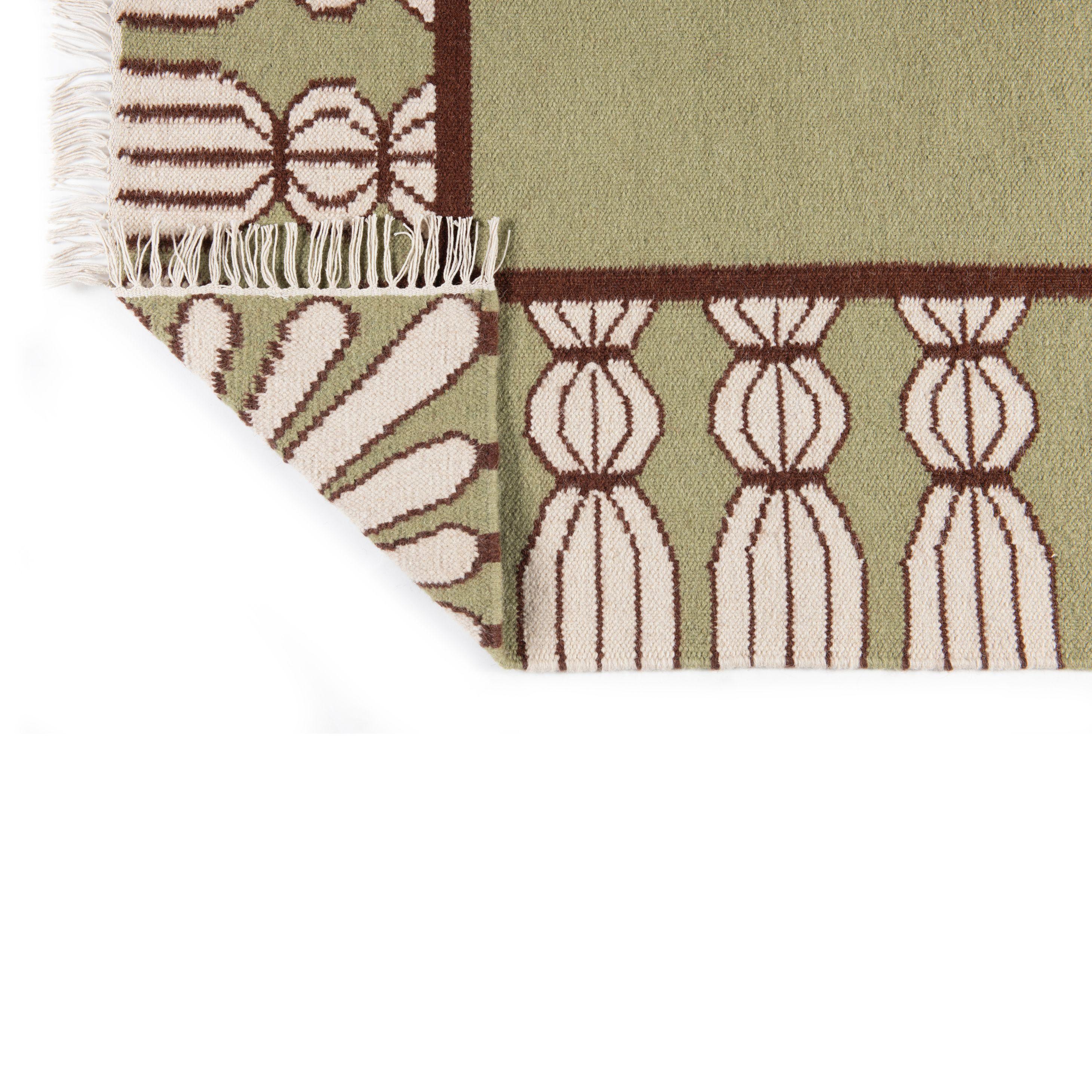 Handgewebter Wollteppich mit Quasten, 9' x 12', Sage, Chocolate und Eierschale (Böhmisch) im Angebot