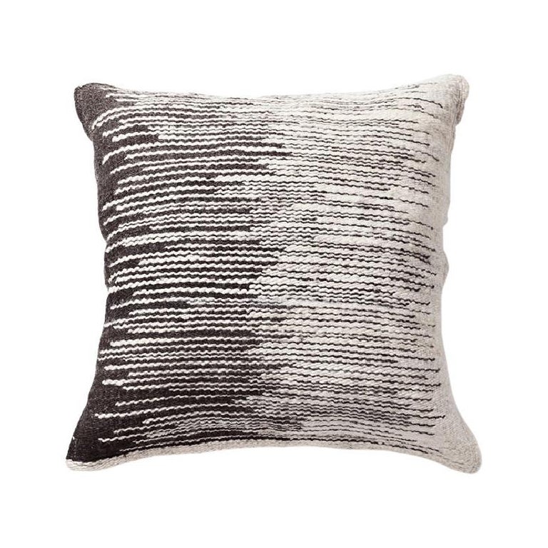 Coussin en laine tissée à la main en noir et blanc d'Argentina, en stock