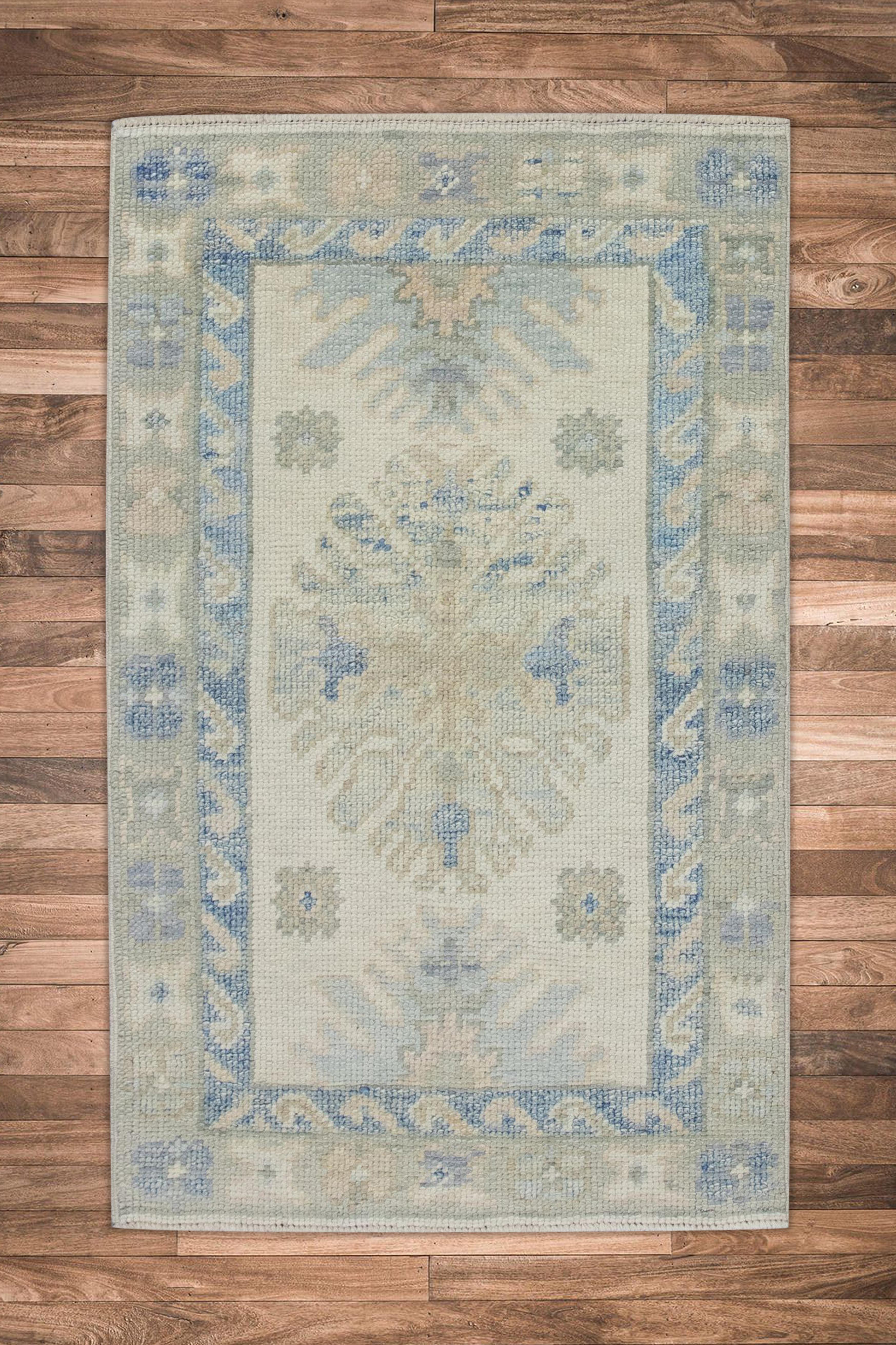 Handwoven Wool Turkish Oushak Rug 2' x 3' In New Condition For Sale In Houston, TX