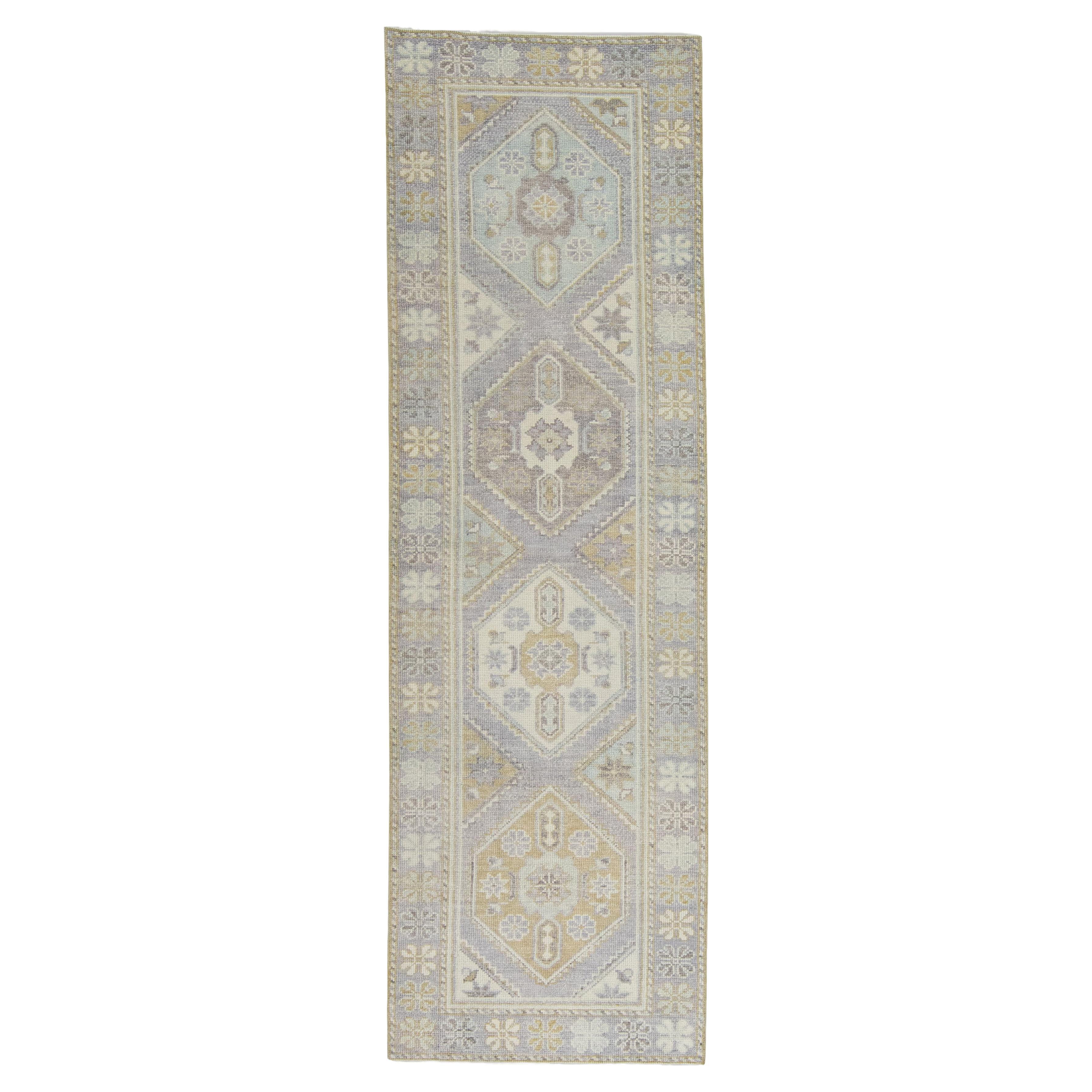 Handgewebter türkischer Oushak-Teppich aus Wolle 2'9"x 9'10"