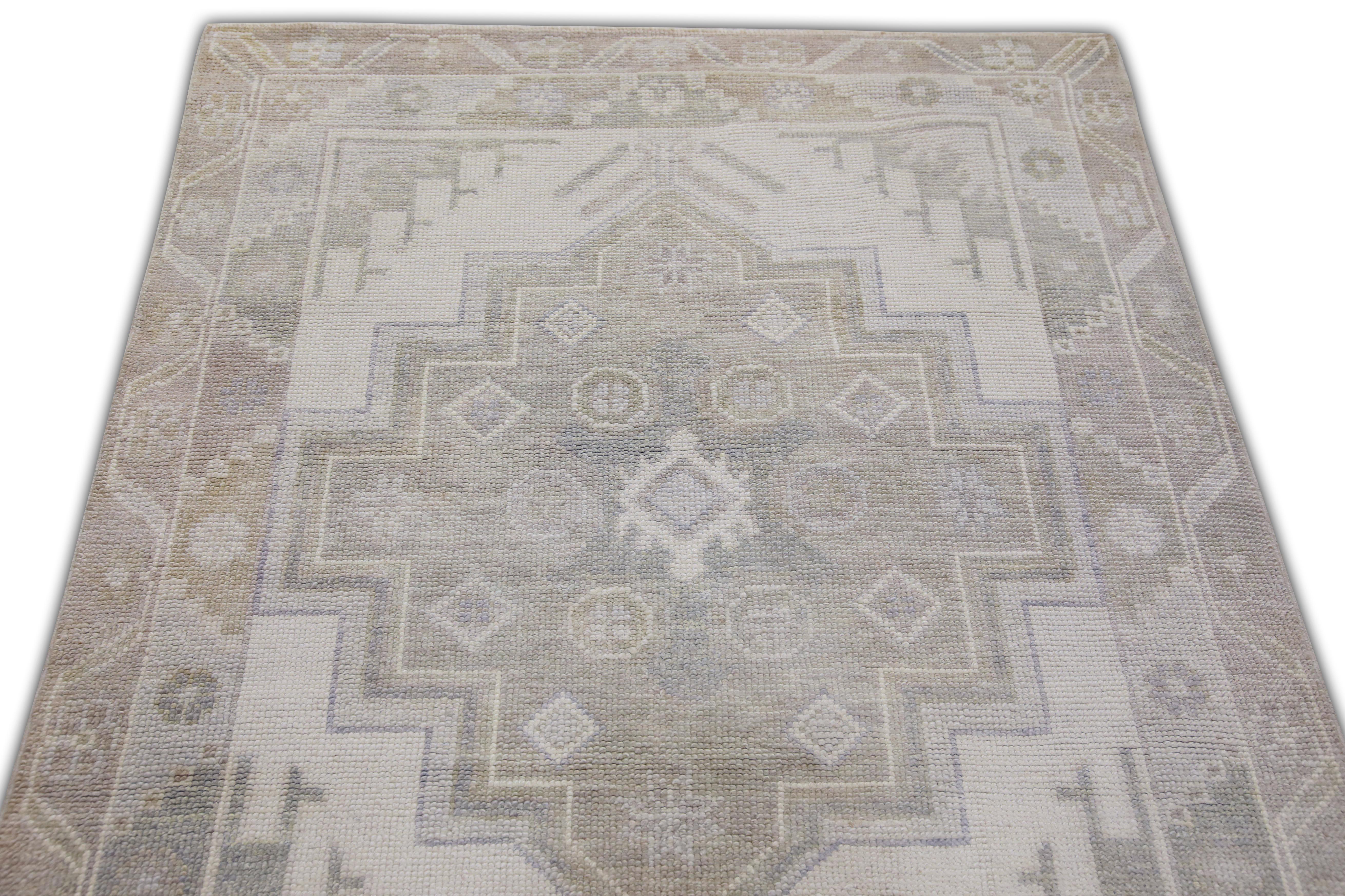 Modern Handwoven Wool Turkish Oushak Rug 3'10