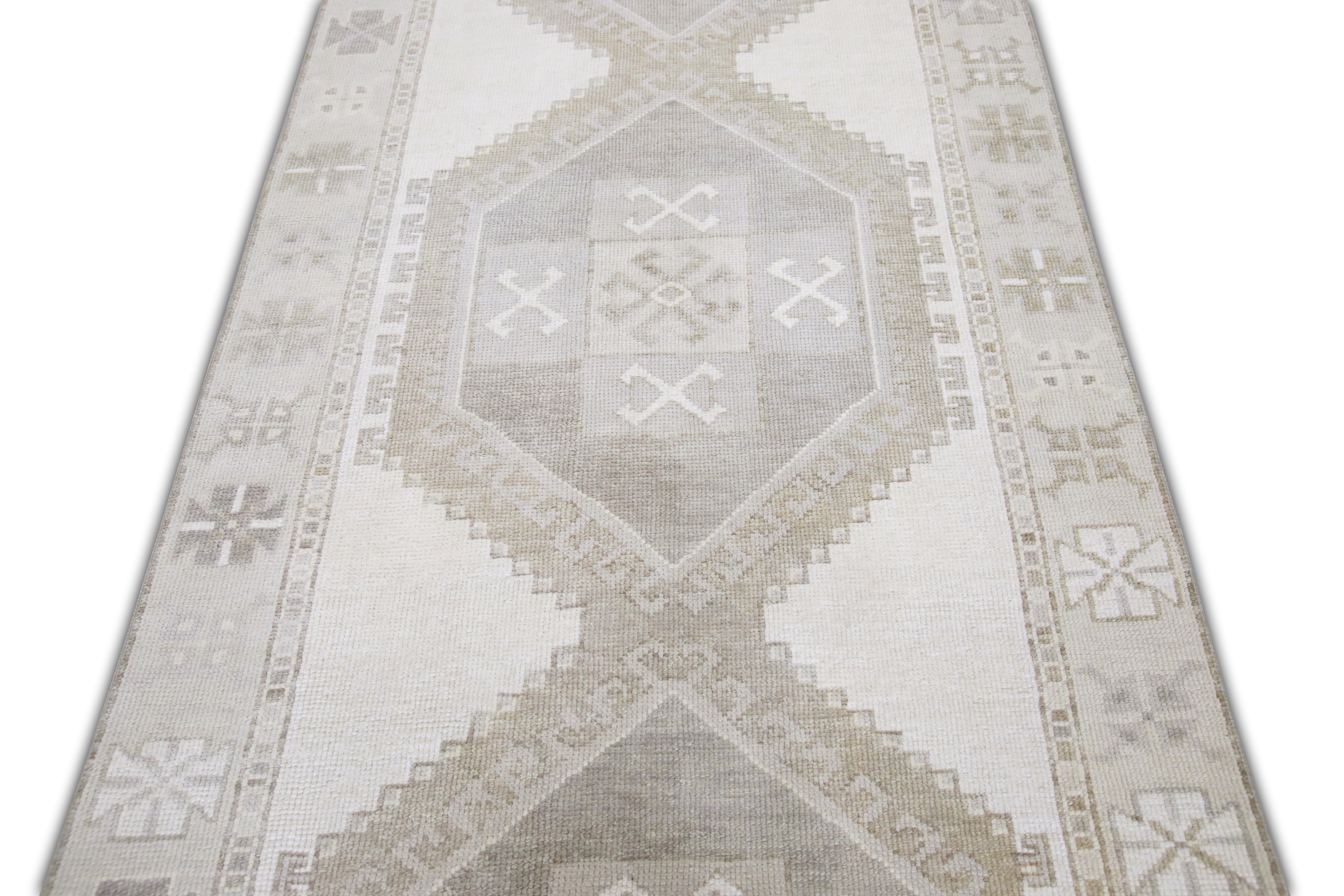 Contemporary Handwoven Wool Turkish Oushak Rug 4'x 28'8