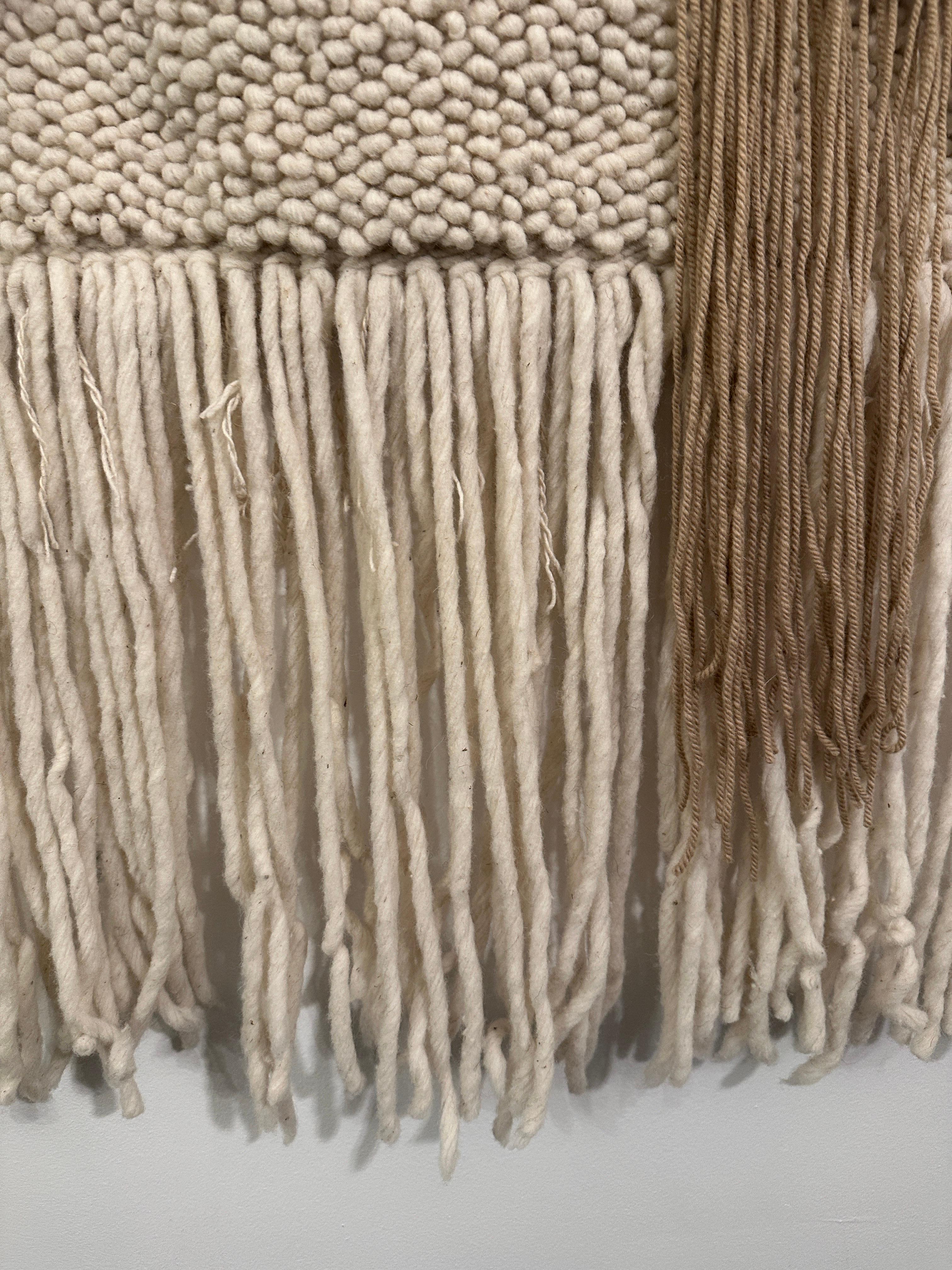 Handgewebter Wandteppich aus Wolle (Organische Moderne) im Angebot