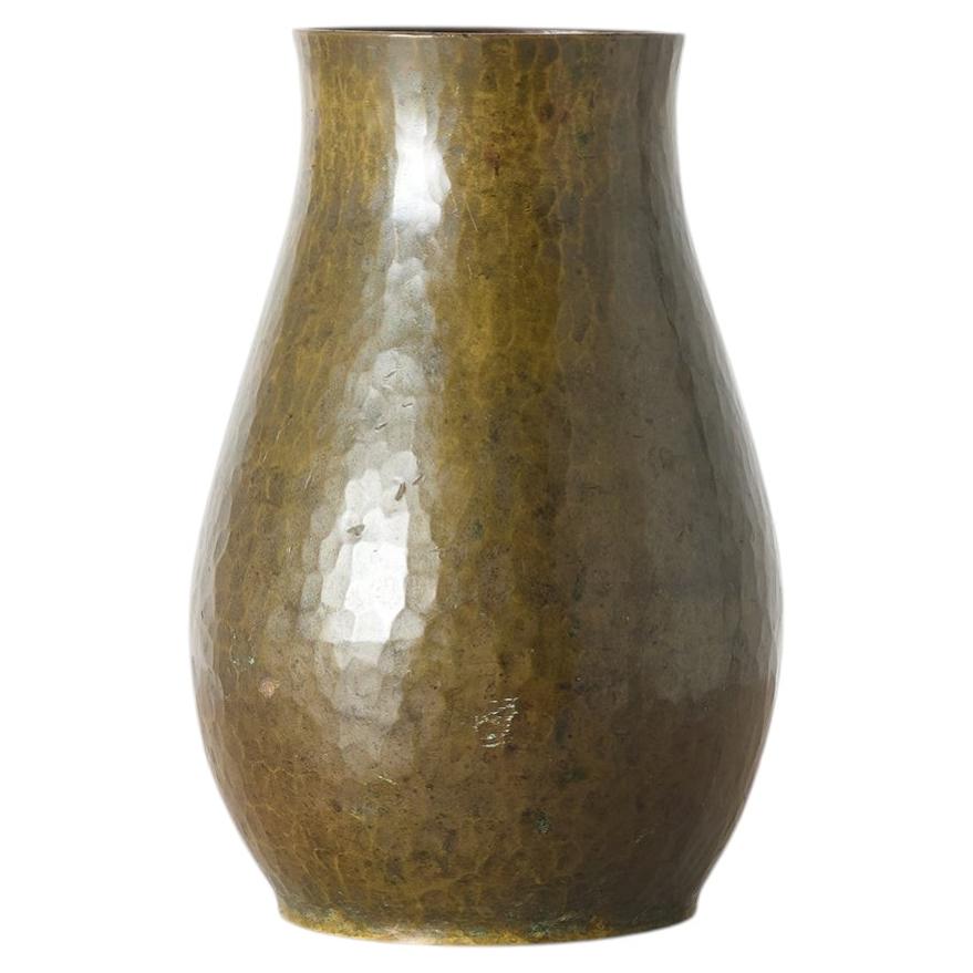 Handwrought Brass Vase by Harry St. John Dixon, Arts & Crafts, c. 1920 For Sale