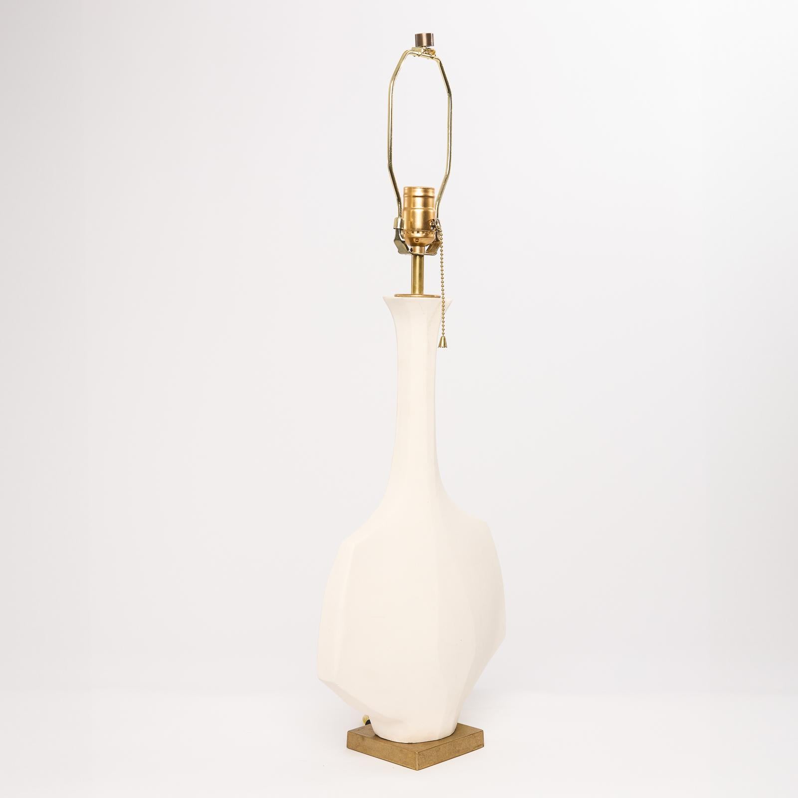 Organico moderno Lampada scultura in ceramica artigianale di piccole dimensioni in gres nero - Tenda in vendita