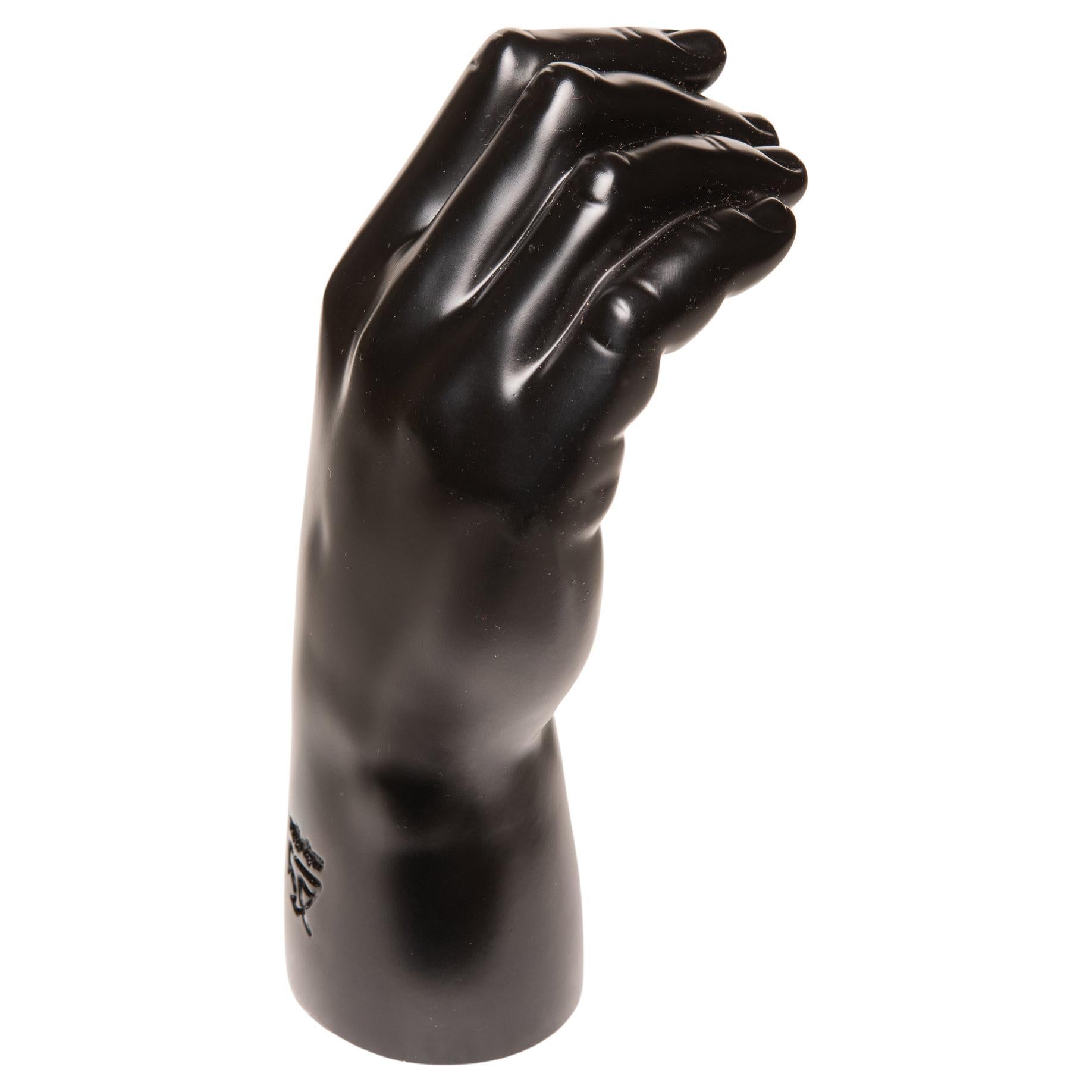 Appendino con mano nera in vendita 2