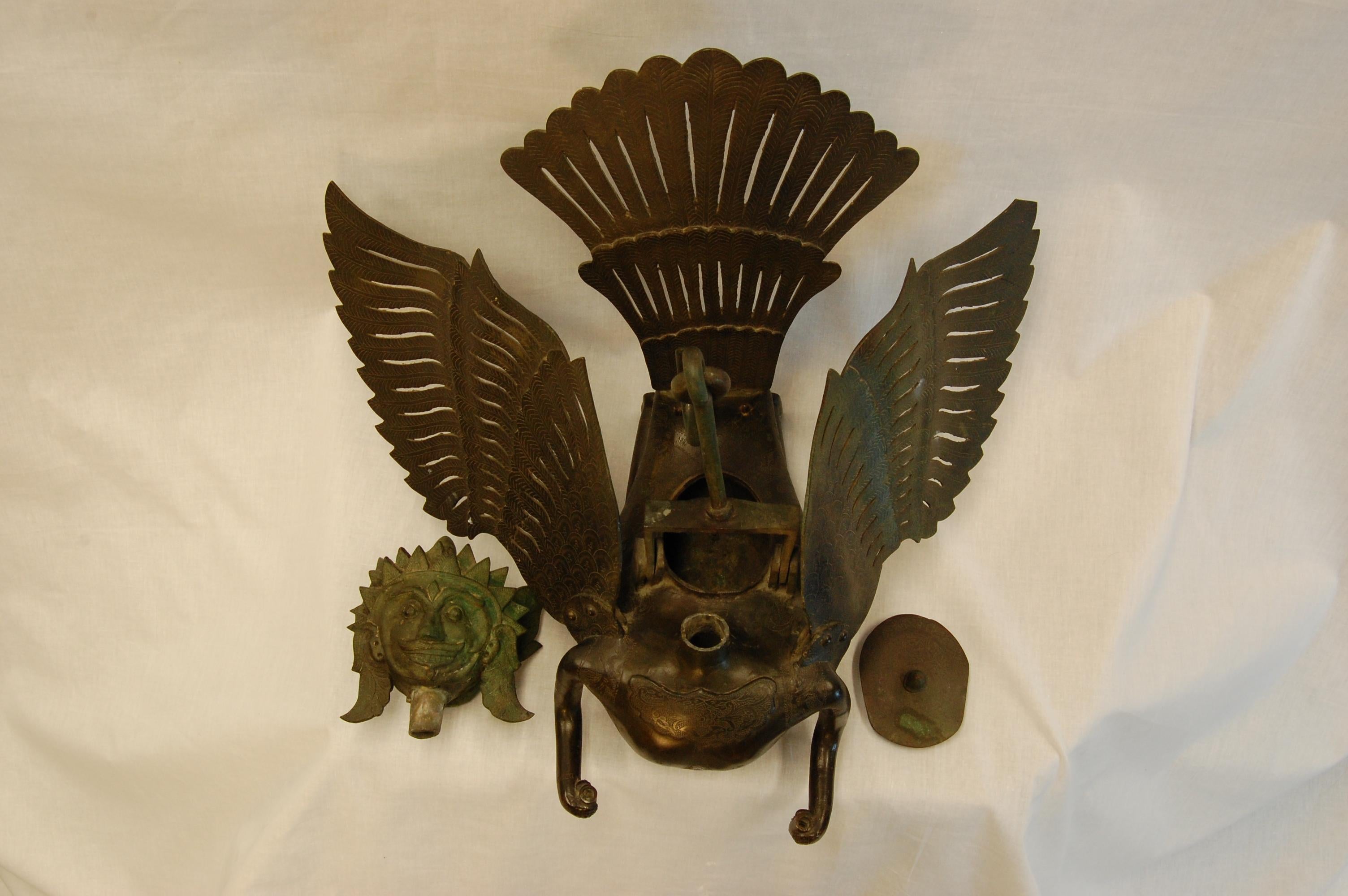 Hängendes Räuchergefäß aus Bronze mit geflügeltem Garuda, ca. spätes 19. Jahrhundert im Angebot 2