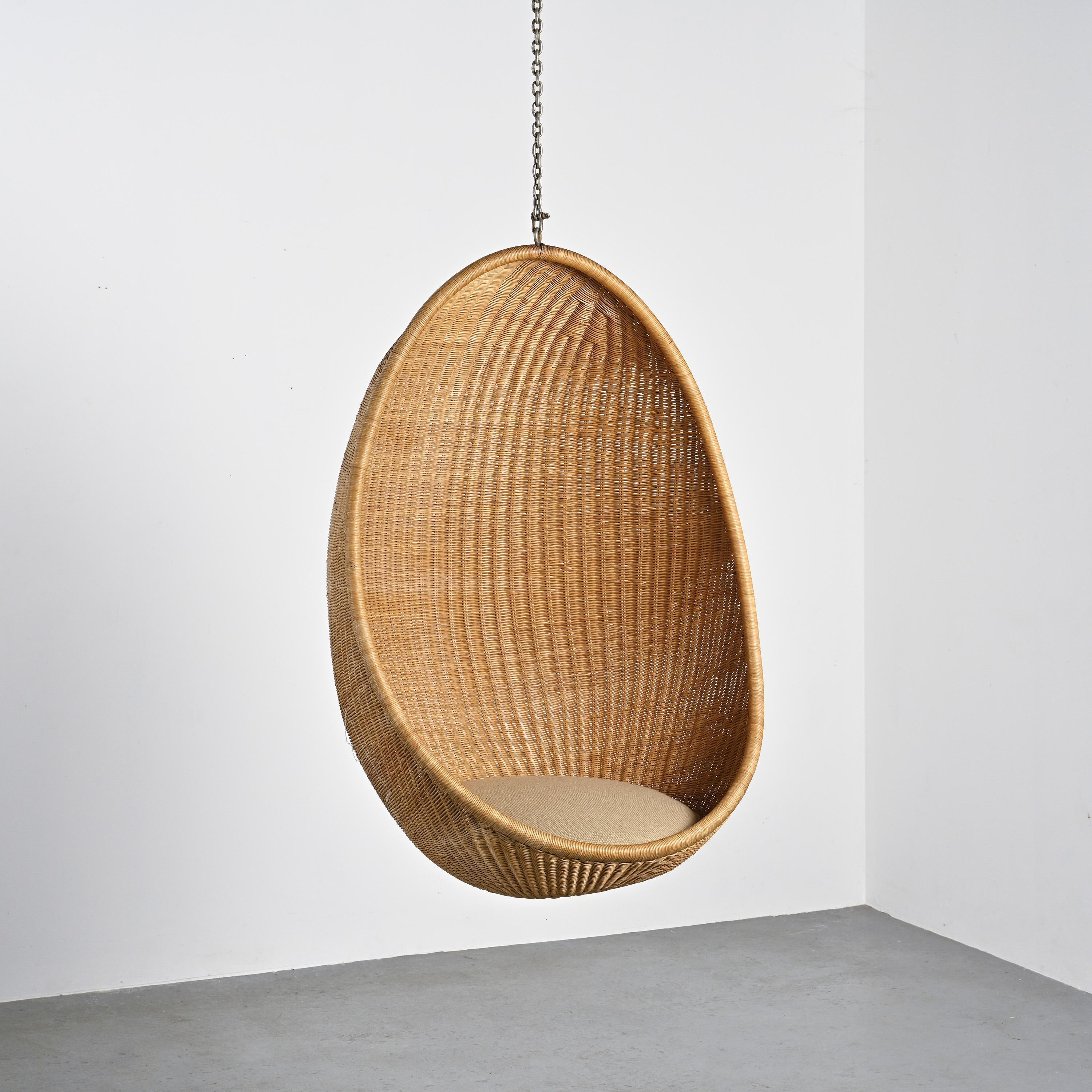Hanging chair a.k.a the 