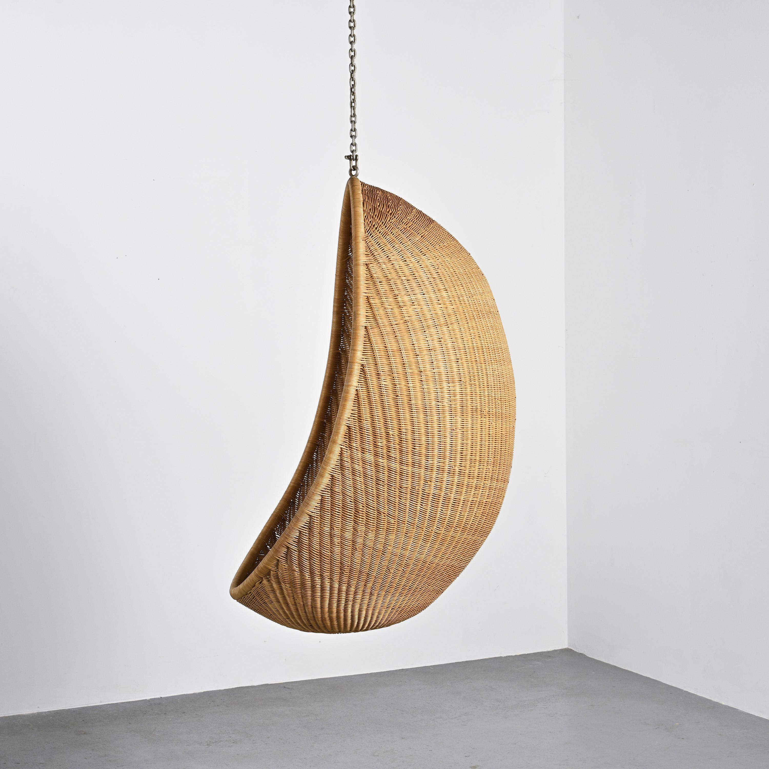 Scandinavian Modern Hanging chair a.k.a the 