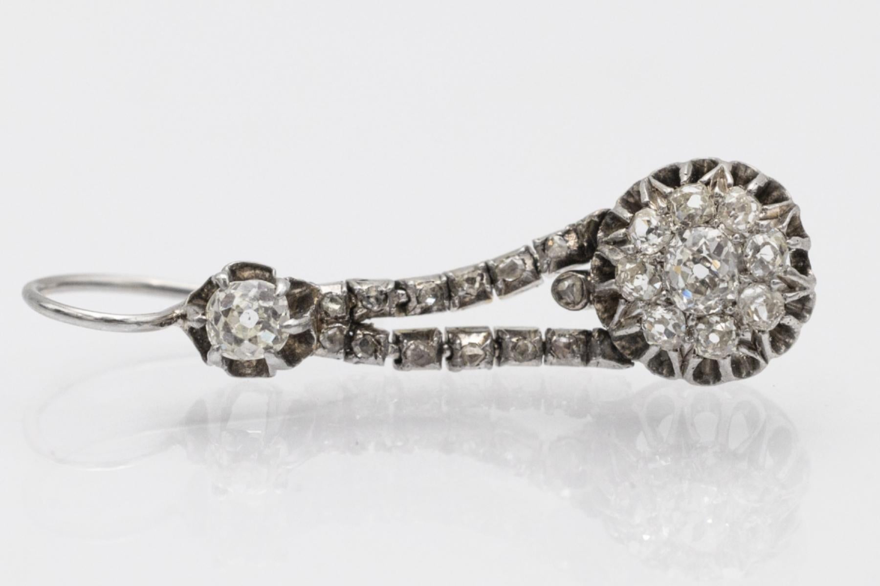 Art nouveau Boucles d'oreilles suspendues avec des diamants de taille ancienne, Europe occidentale, début du XXe siècle. en vente