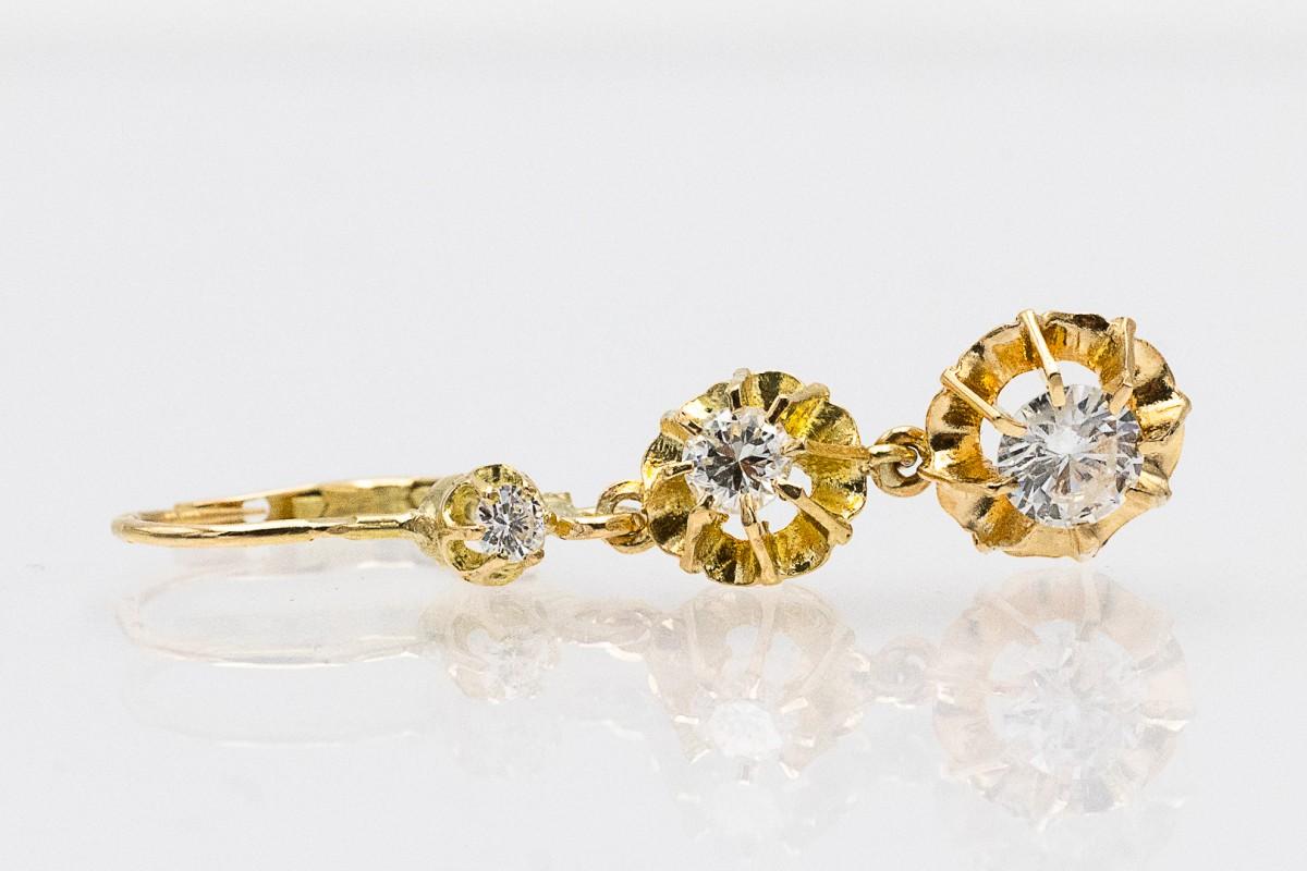 Boucles d'oreilles pendantes en or avec des diamants d'environ 1,00ct, France, milieu du 20e siècle Pour femmes en vente
