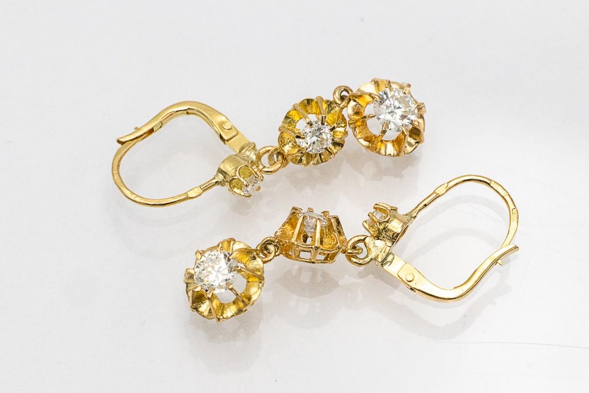 Boucles d'oreilles pendantes en or avec des diamants d'environ 1,00ct, France, milieu du 20e siècle en vente 2