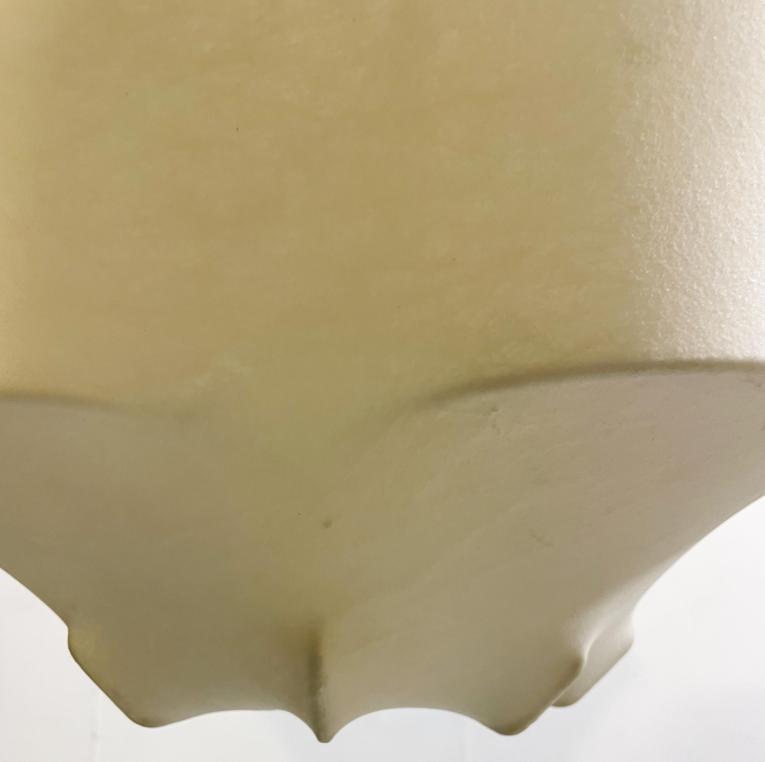 Metà XX secolo Lampada a sospensione di Achille and Pier Giacomo Castiglioni per Flos, anni '60 in vendita