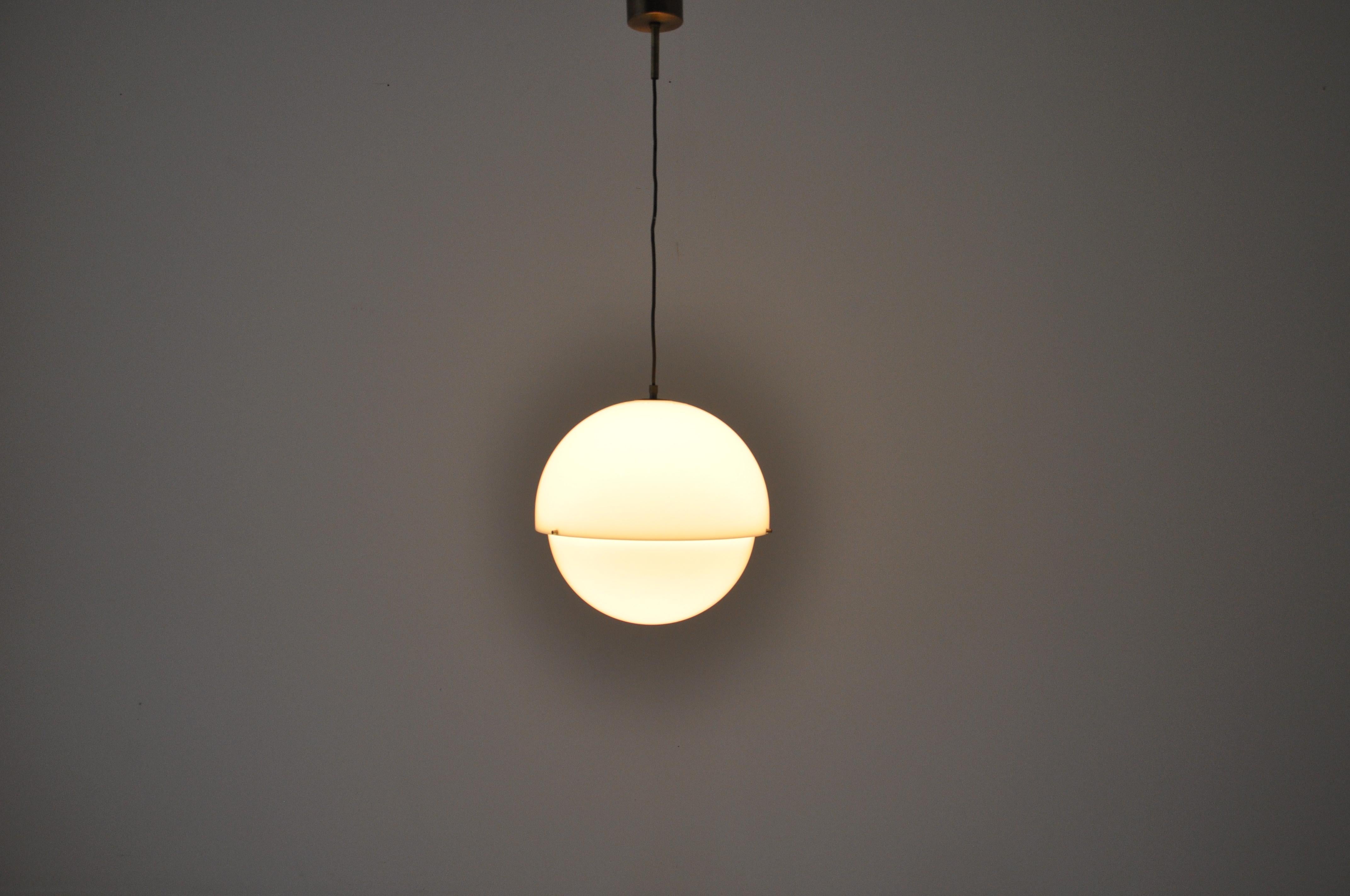 Lampada a sospensione di Luigi Bandini Buti per Kartell, anni '60 In condizioni buone in vendita a bruxelles, BE
