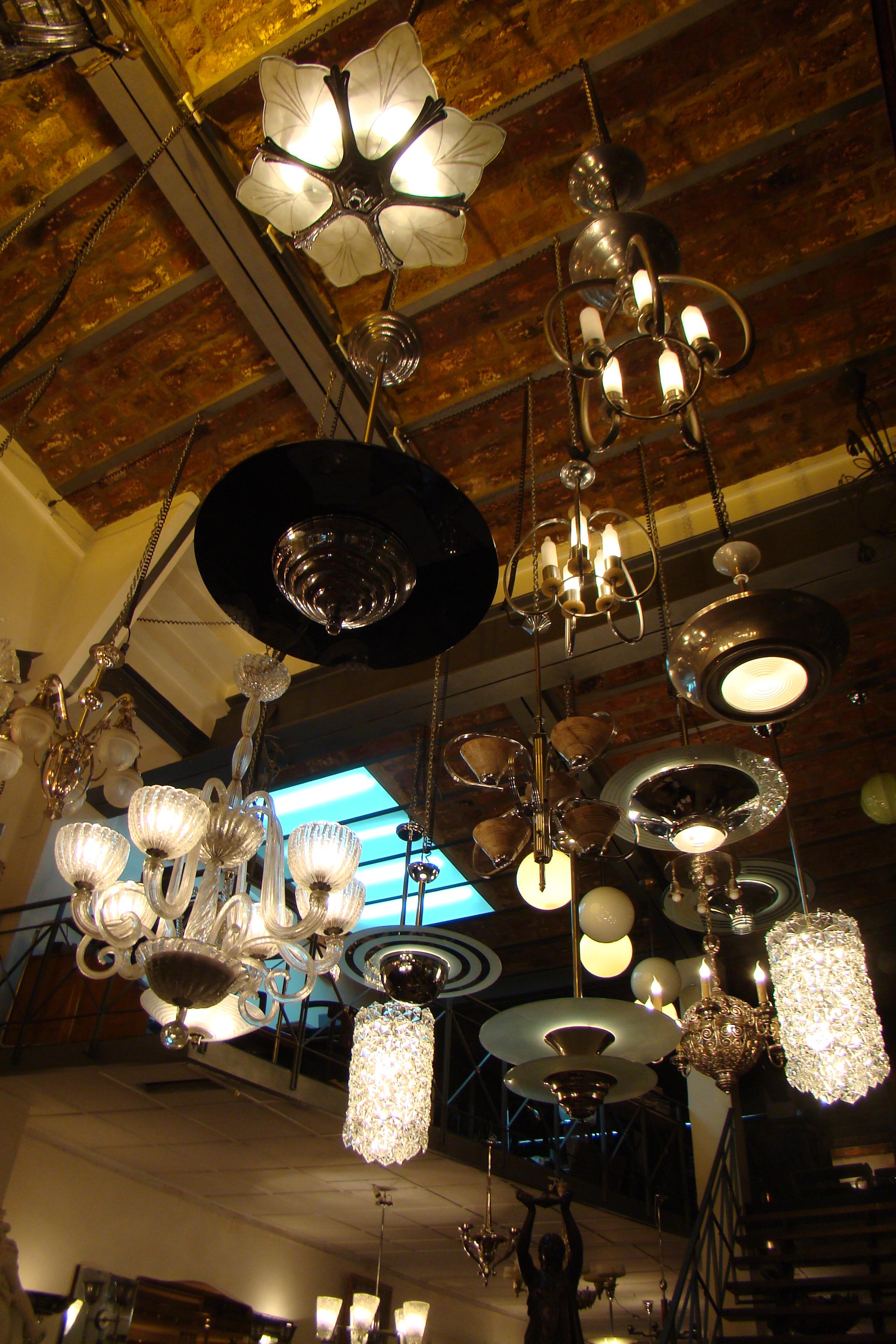 Tedesco Lampada a sospensione tedesca in opalina, bronzo cromato, 1920, stile Art. Deco in vendita