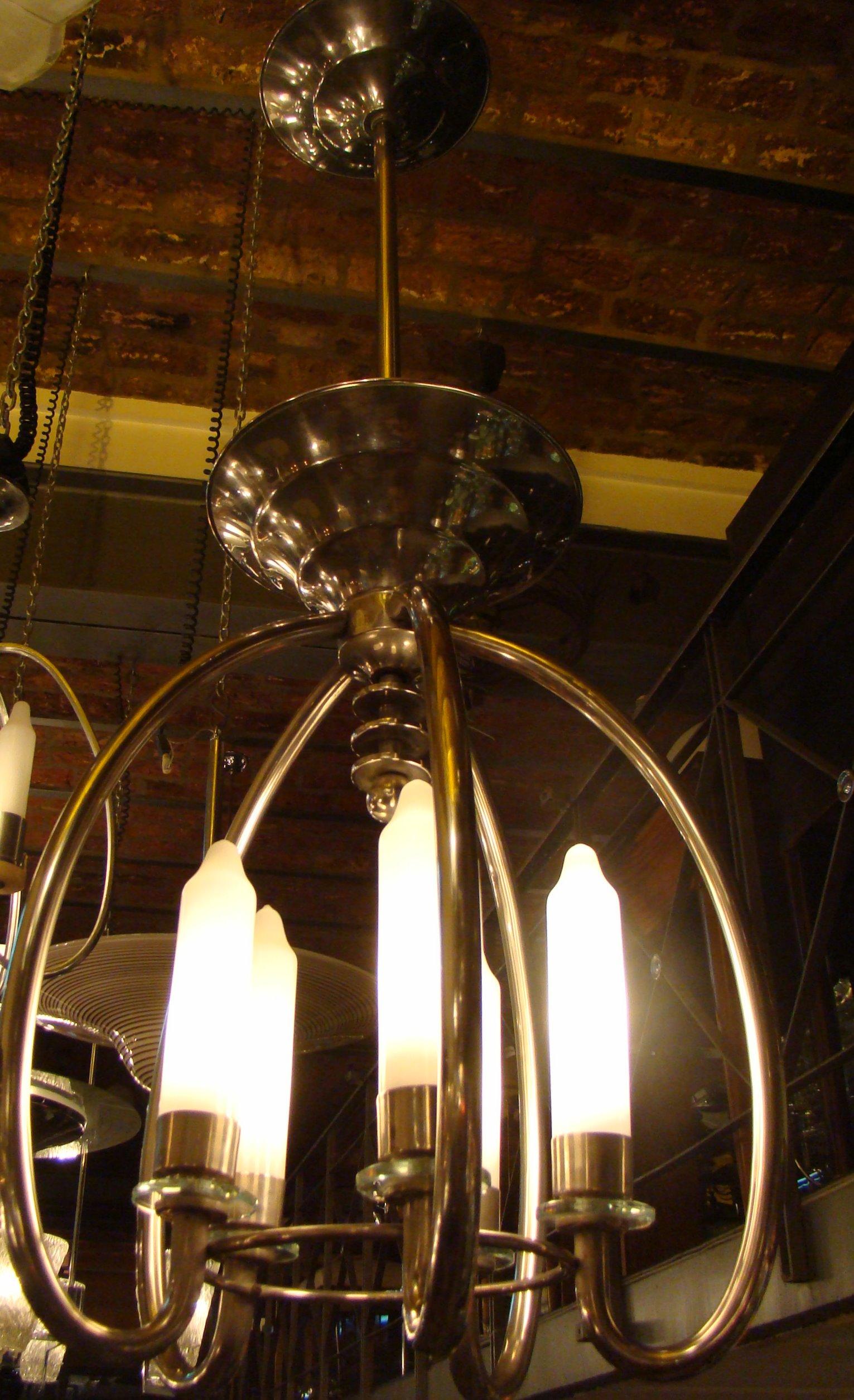 Lampe à suspension allemande en opaline et bronze chromé, 1920, style Art Déco Bon état - En vente à Ciudad Autónoma Buenos Aires, C