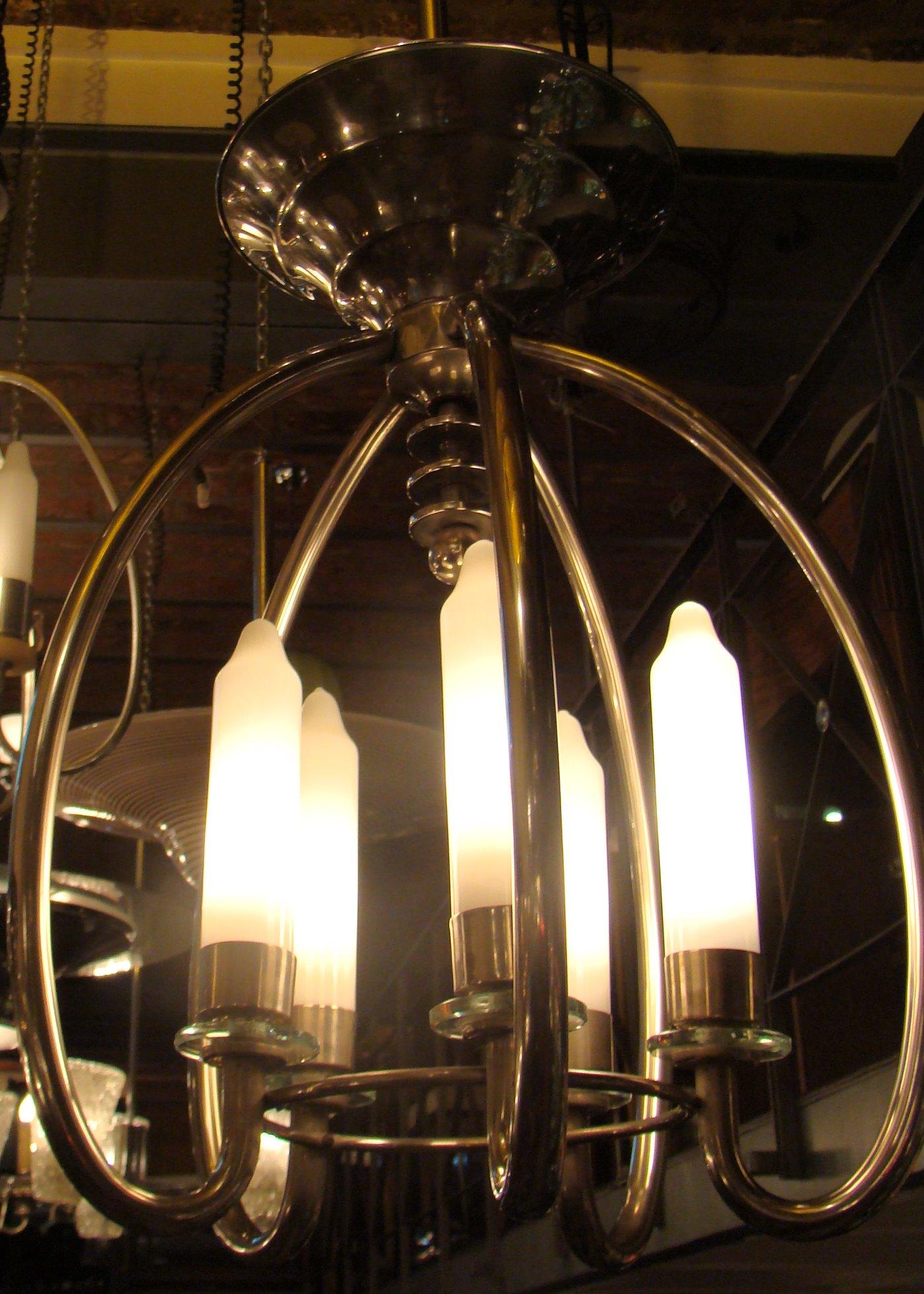 Verre opalin Lampe à suspension allemande en opaline et bronze chromé, 1920, style Art Déco en vente