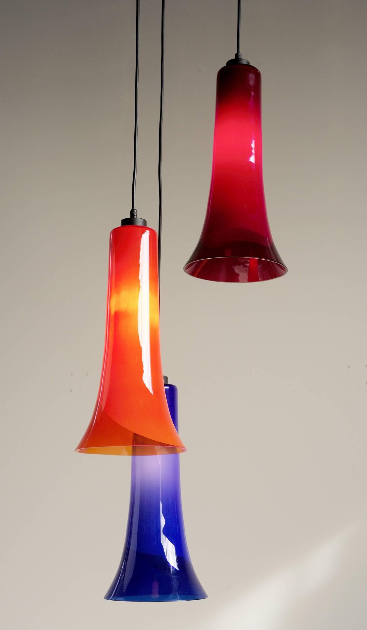 Lampe suspendue en verre soufflé à trois lumières colorées, Italie, 1960 en vente 2