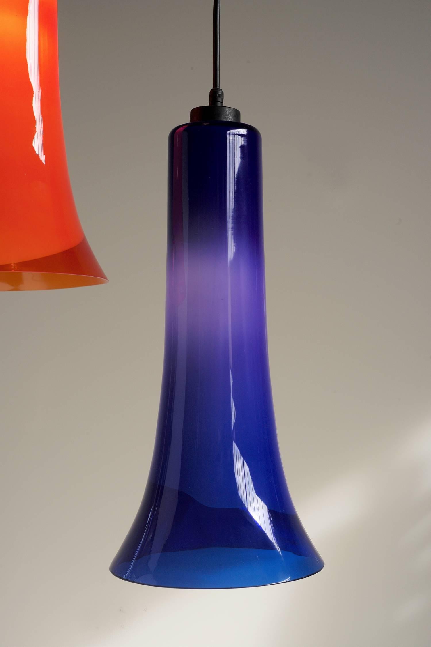 Lampe suspendue en verre soufflé à trois lumières colorées, Italie, 1960 en vente 1