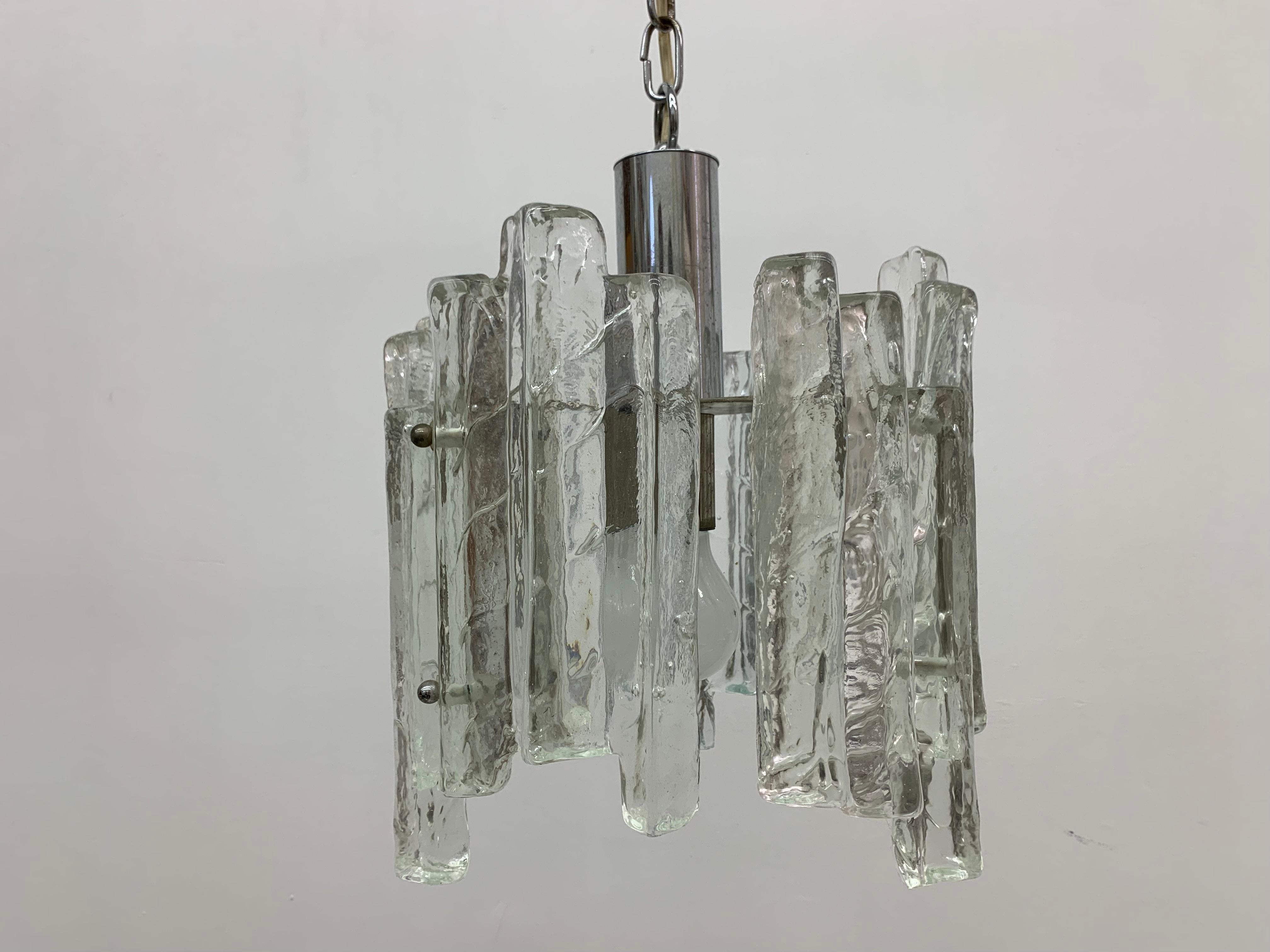 Hanging lamp in Frosted Ice Glass by J. T. Kalmar for Kalmar Franken KG, 1960s For Sale 4