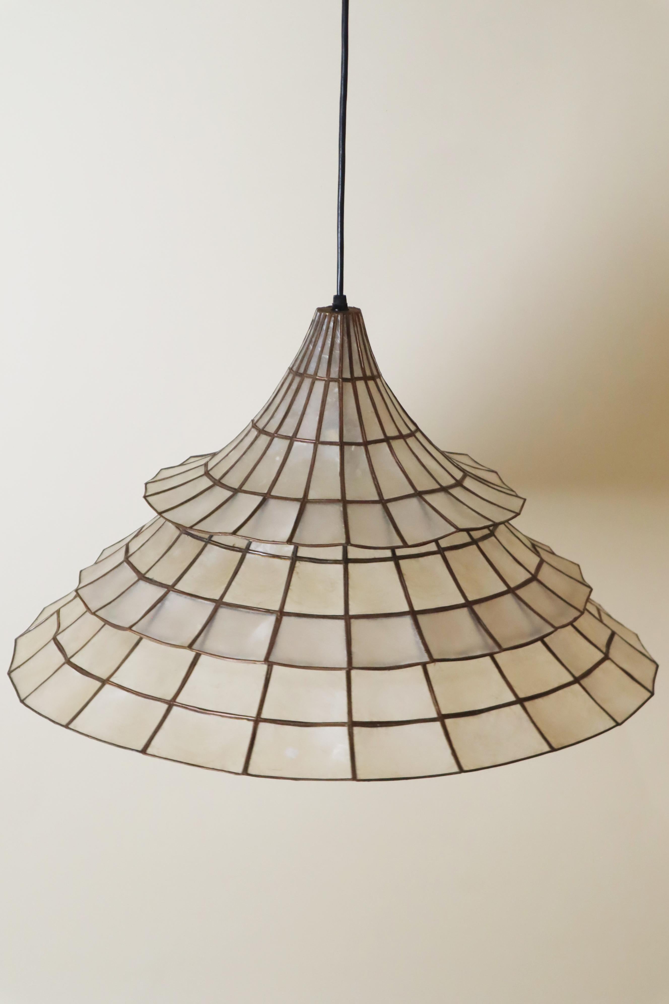 Hängelampe aus Capriz-Muscheln, handgefertigt, Italien 1960er Jahre im Angebot 1