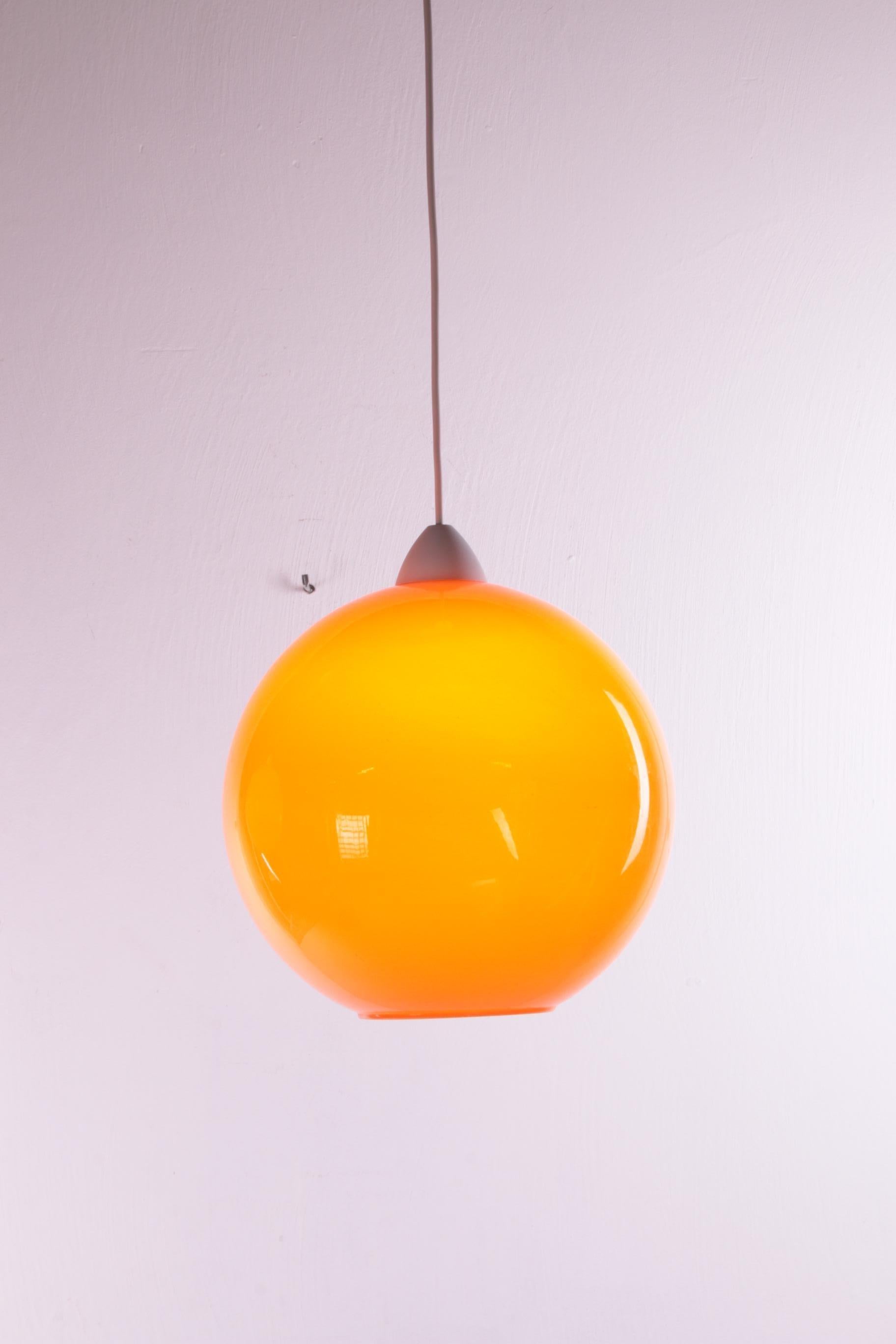Lampe suspendue modèle ui de Vistosi, design d'Alessandro Pianon, années 1960 1