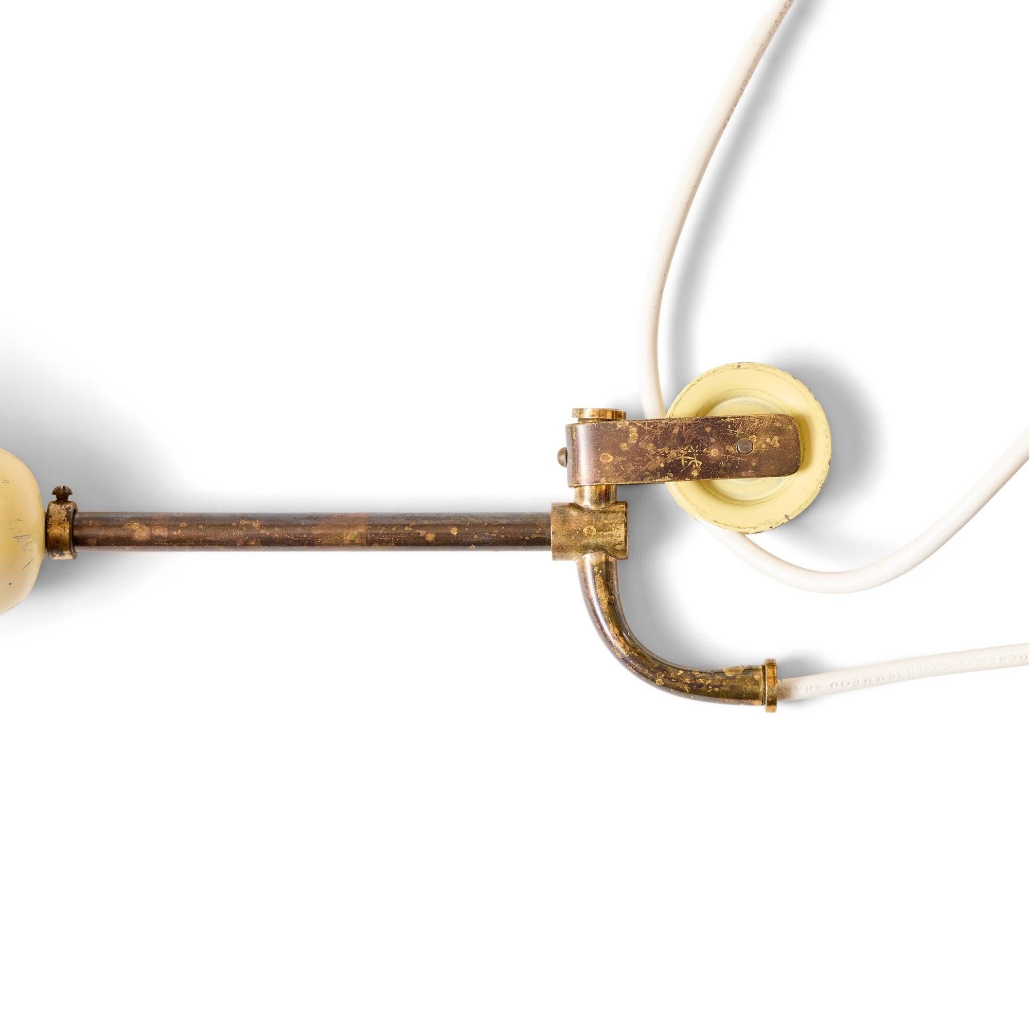 Lampada a sospensione con sistema a carrucole dall'Italia In condizioni ottime in vendita a Sagaponack, NY