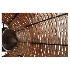 Handgeflochtene Hängelampe aus Weide in Form einer Kugel