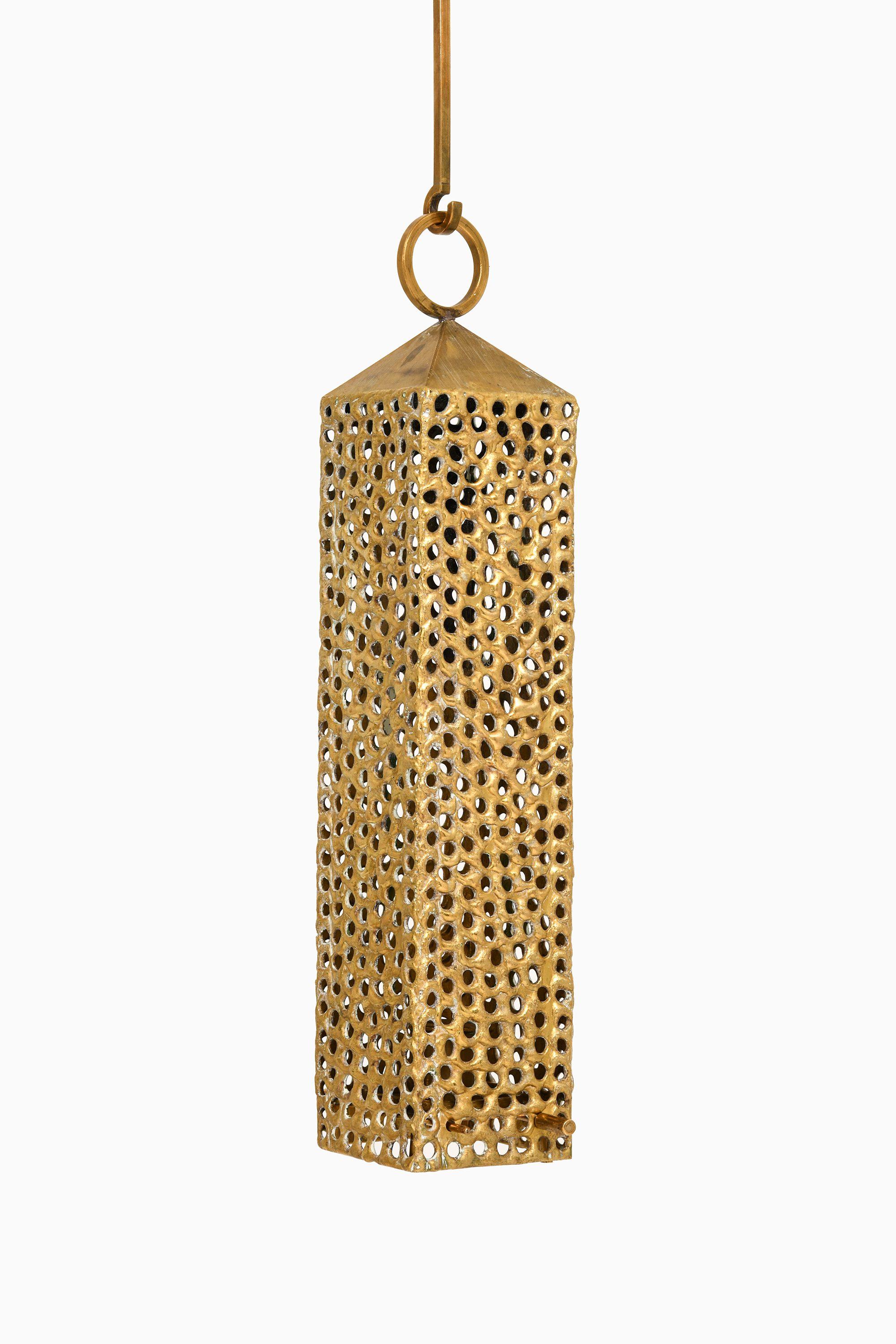Hängelaterne aus Messing von Pierre Forsell, 1950er Jahre

Zusätzliche Informationen:
MATERIAL: Messing
Stil: Mitte des Jahrhunderts, skandinavisch
Produziert von Skultuna in Schweden
Abmessungen (B x T x H): 7 x 7 x 35 (93) cm
Zustand: Guter