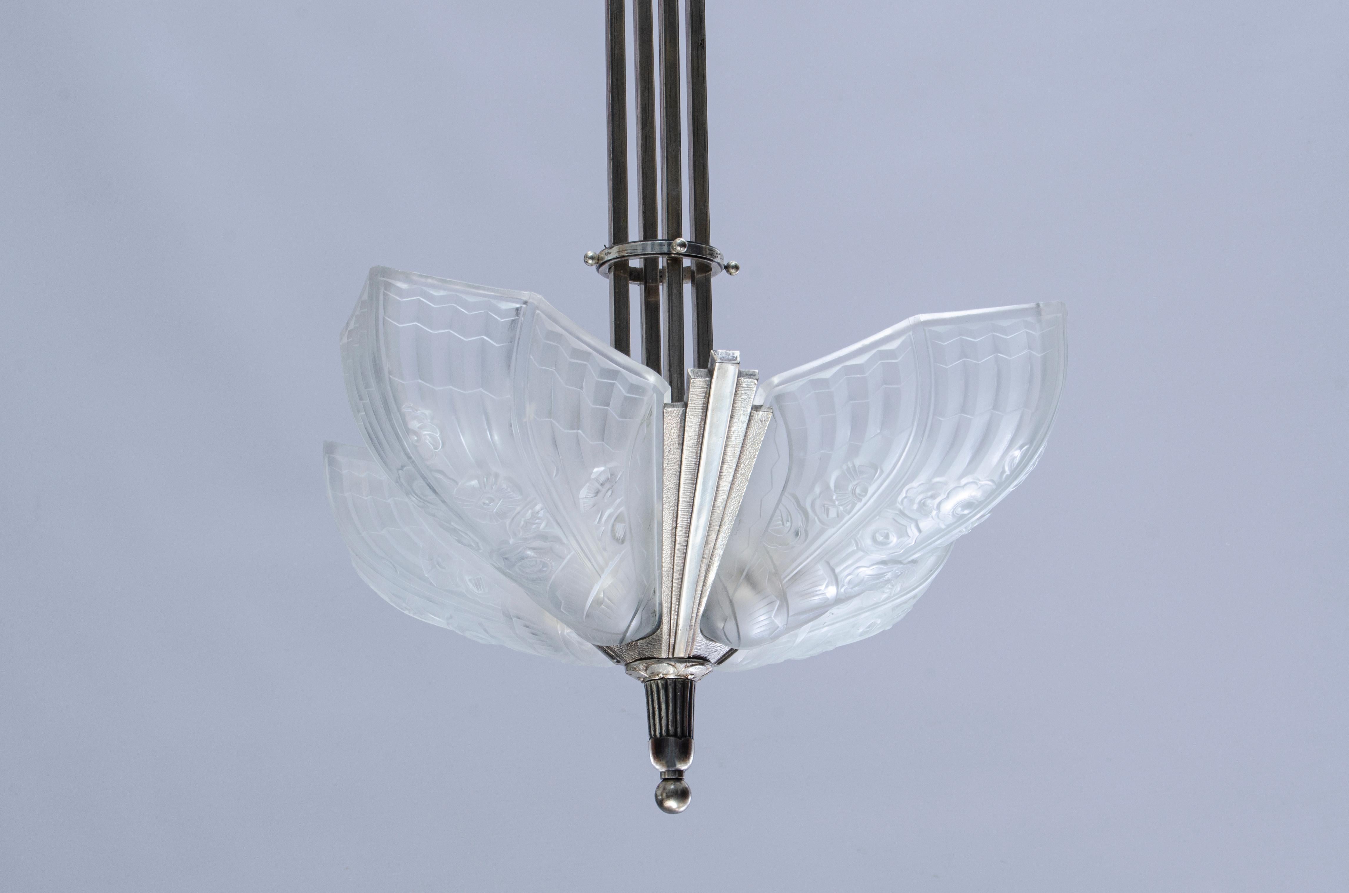 Hanging light with glass shades by EJG (Etablissements Jean Gauthier). Silverplated bronze with satin glass shades. 

France, CIRCA 1930.