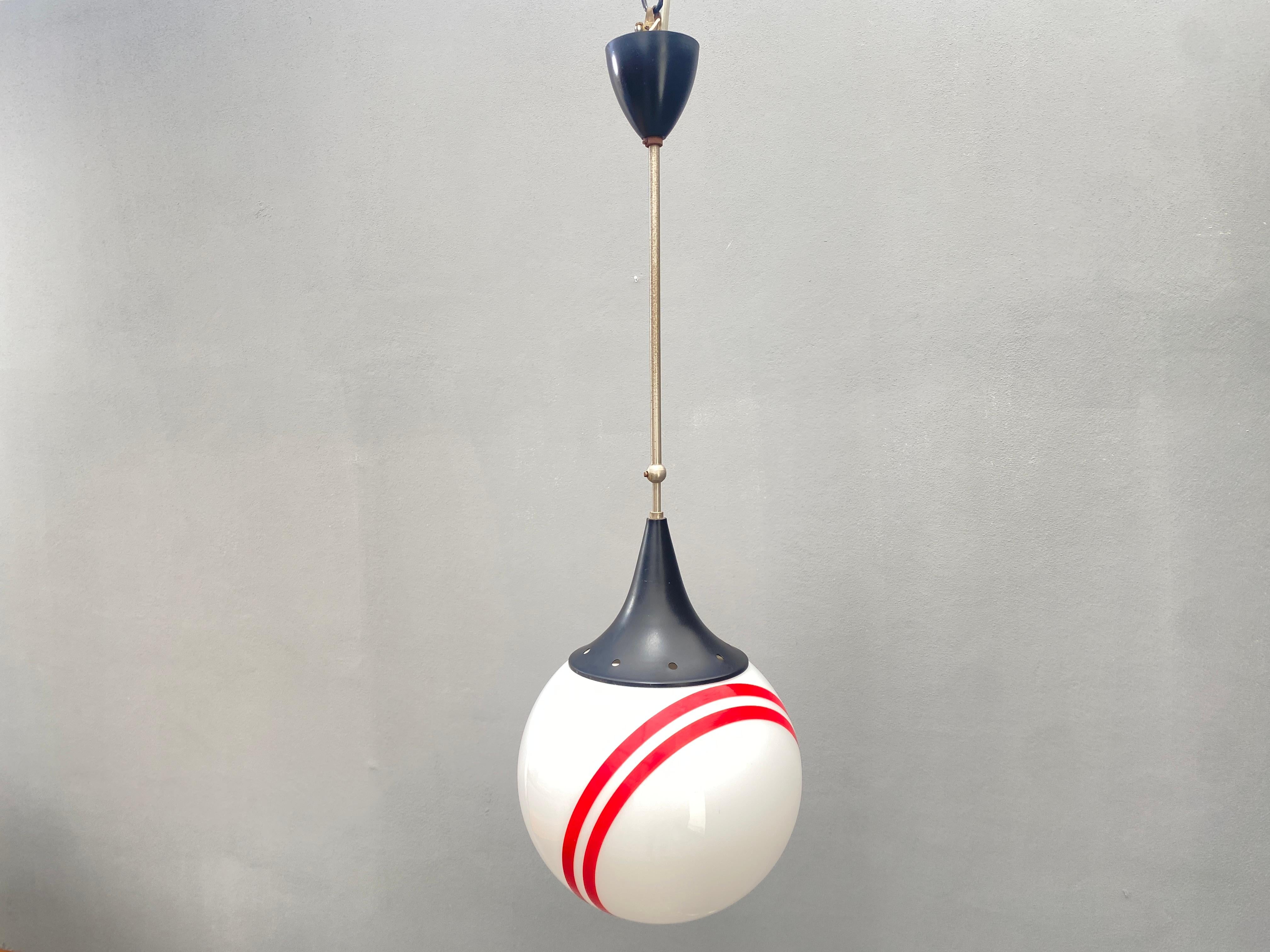 Lampe suspendue avec abat-jour rond en verre en vente 4