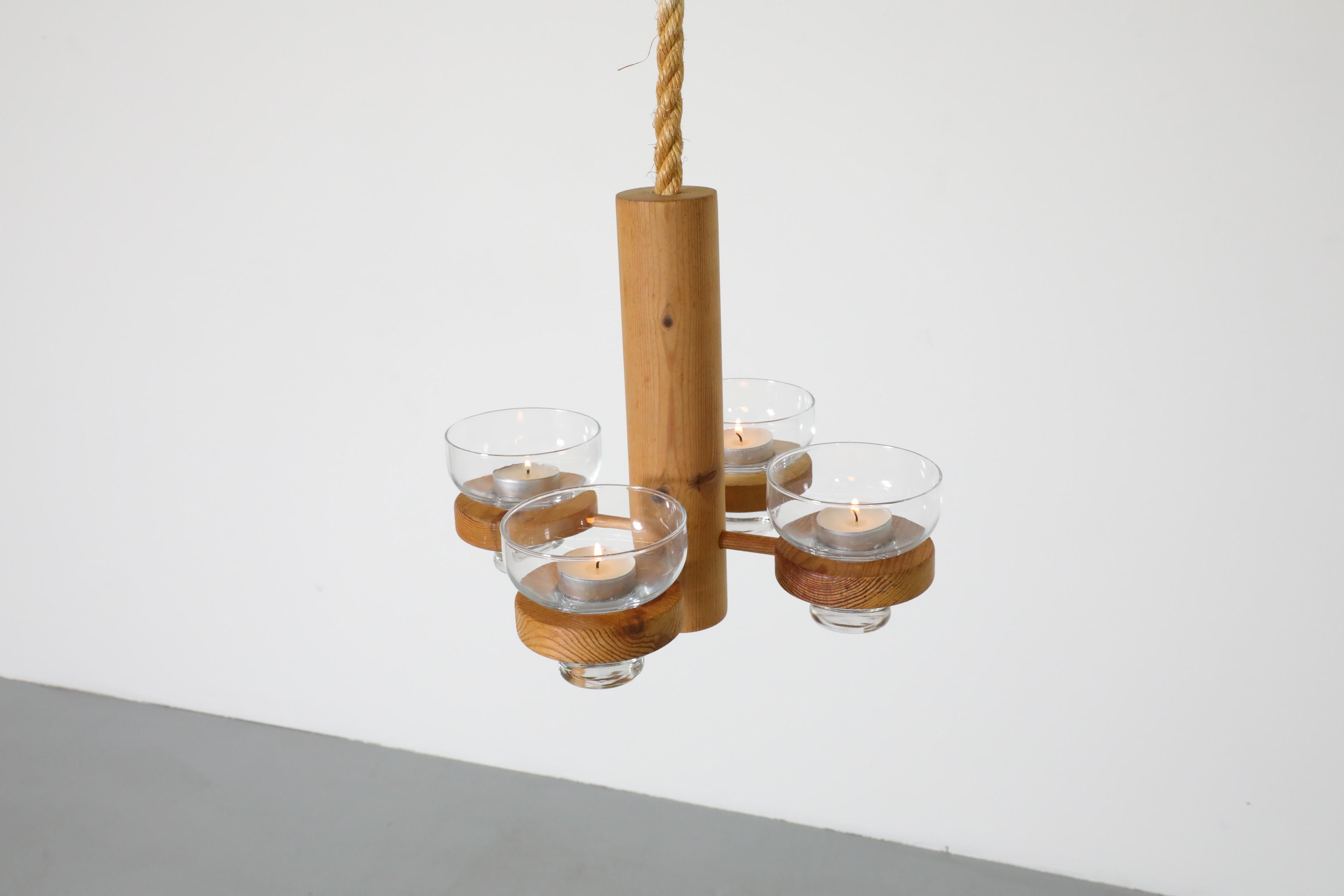 Danois Lustre suspendu en pin avec 4 porte-bougies en verre en vente