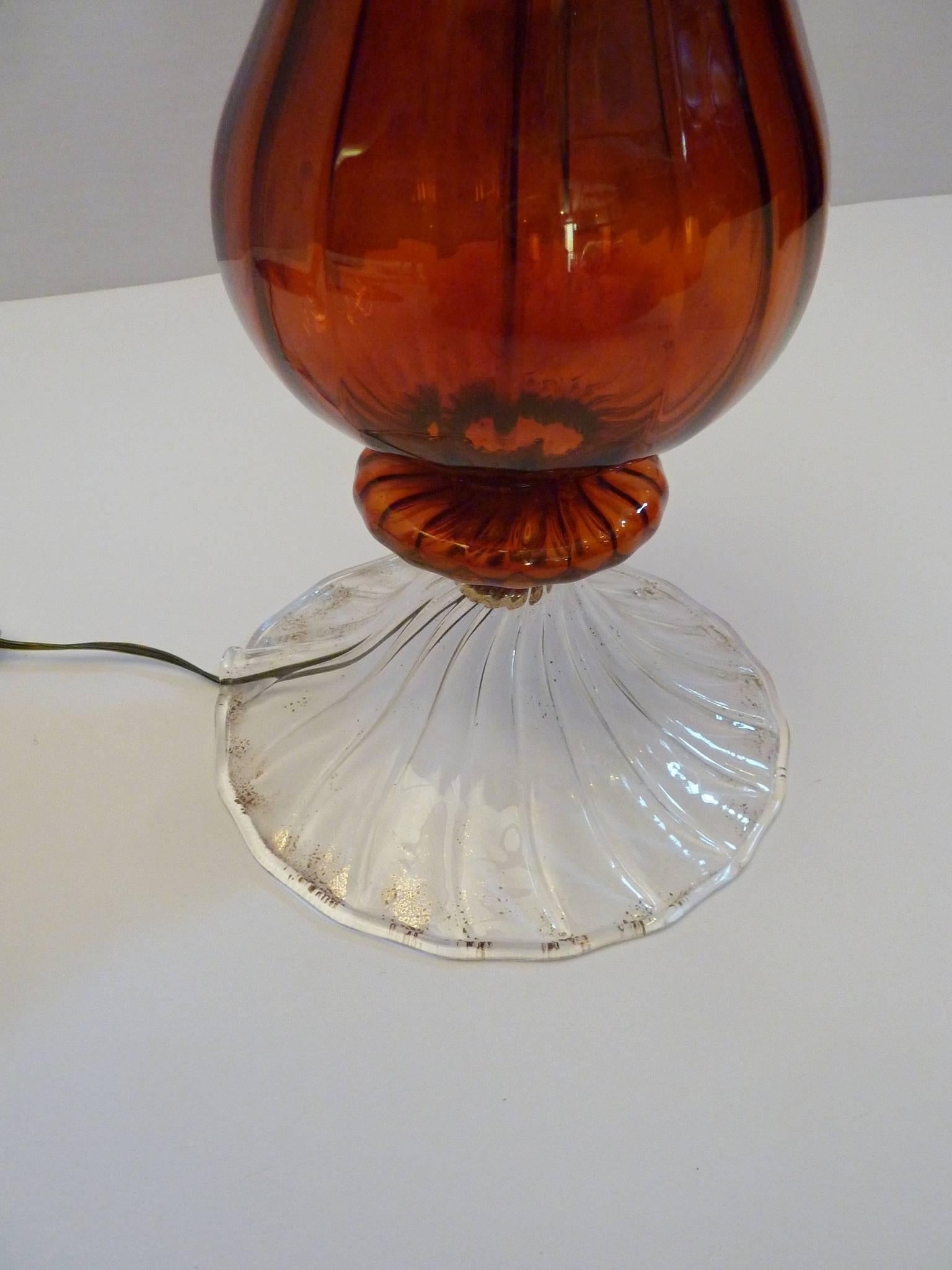 Moderne Lampe de table en verre de Murano faite à la main et fabriquée en Italie en vente