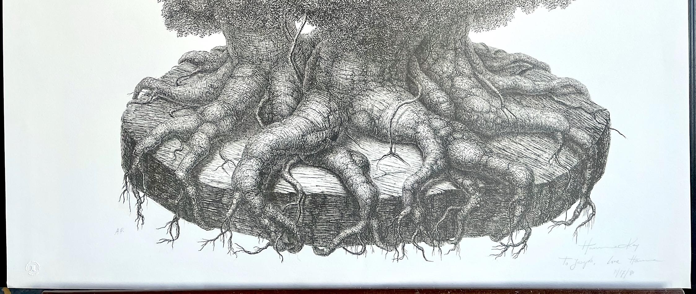 ÁRBOL SUPERVIVIENTE Litografía firmada, Dibujo surrealista, Retrato de árbol fantástico - Still-Life Print Gris de Hanna Kay