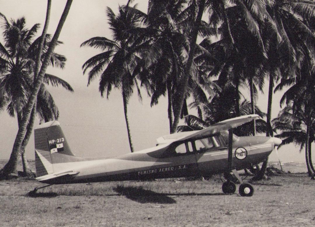 Panama, Airplane, Black and White Photography, 1960s, 17, 2 x 23, 2 cm - Gray Portrait Photograph by Hanna Seidel
