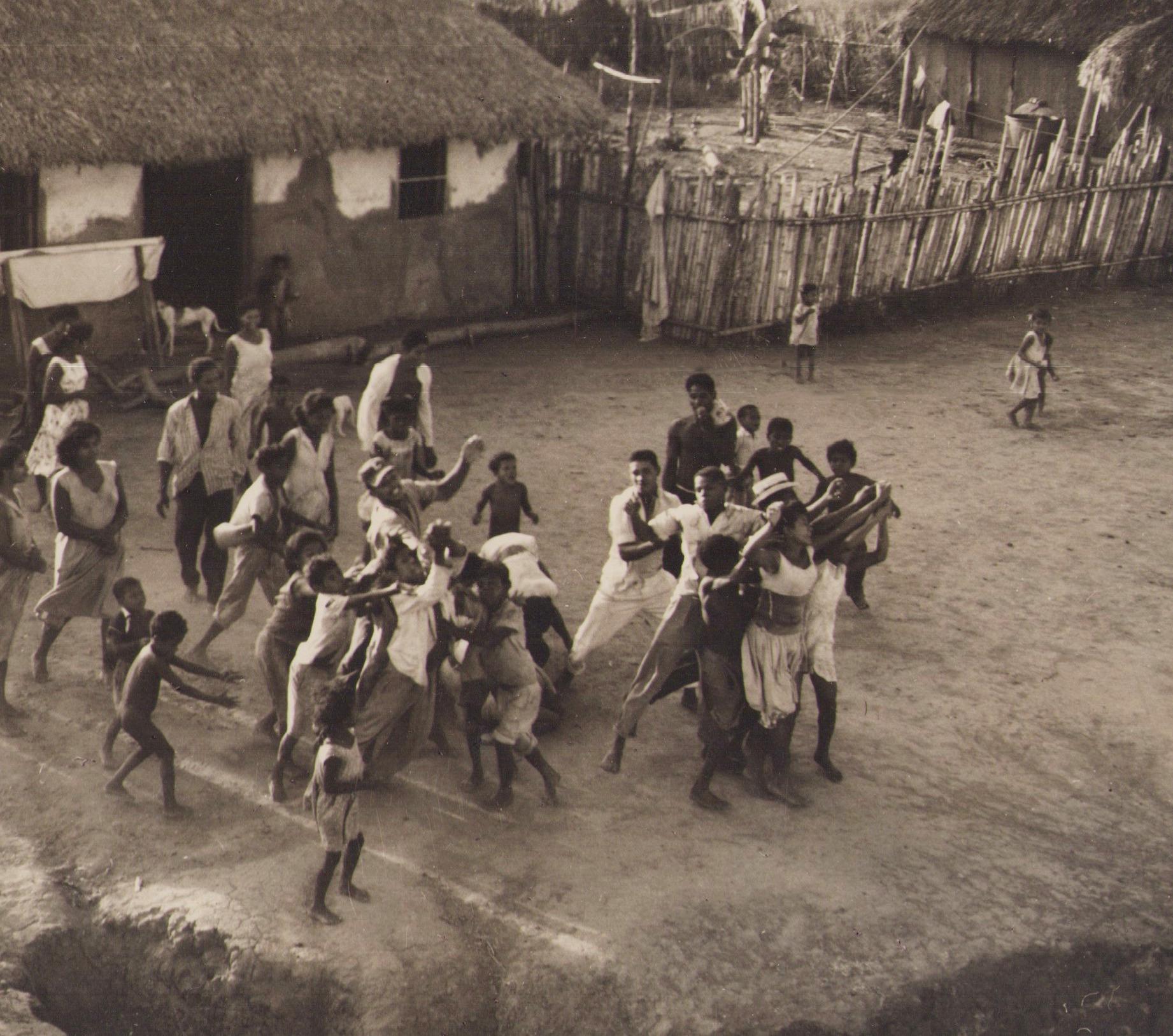 Colombia, Village, People, Black and White Photography, 1960s, 17, 2 x 22, 2 cm For Sale 1