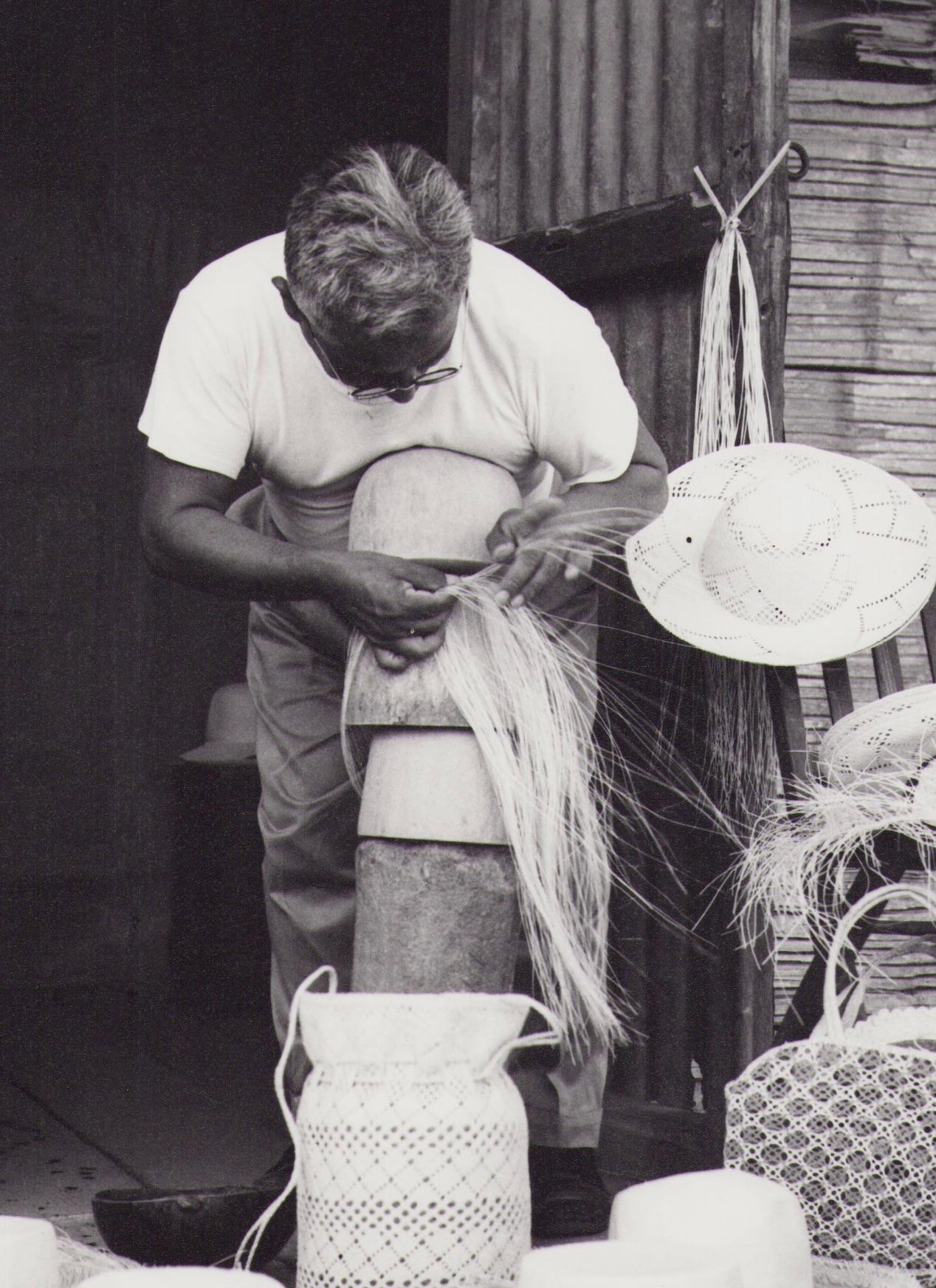 Ecuador, Handicrafts, Black and White Photography, 1960s, 26 x 23 cm For Sale 1