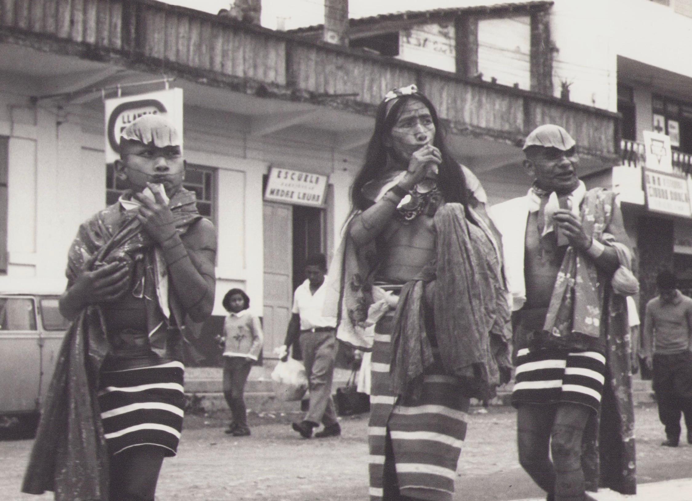 Ecuador, Musicians, Black and White Photography, 1960s, 22, 9 x 27 cm For Sale 1