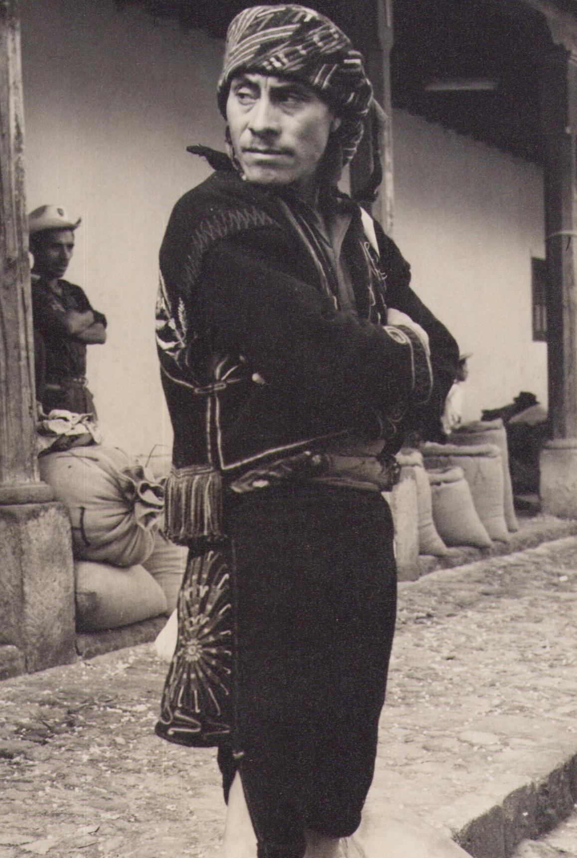 Guatemala, Man, Black and White Photography, ca. 1960s, 23, 1 x 17, 1 cm - Gray Portrait Photograph by Hanna Seidel