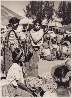 Guatemala, Market, People, Black and White Photography, 1960s, 23,1 x 17,1 cm