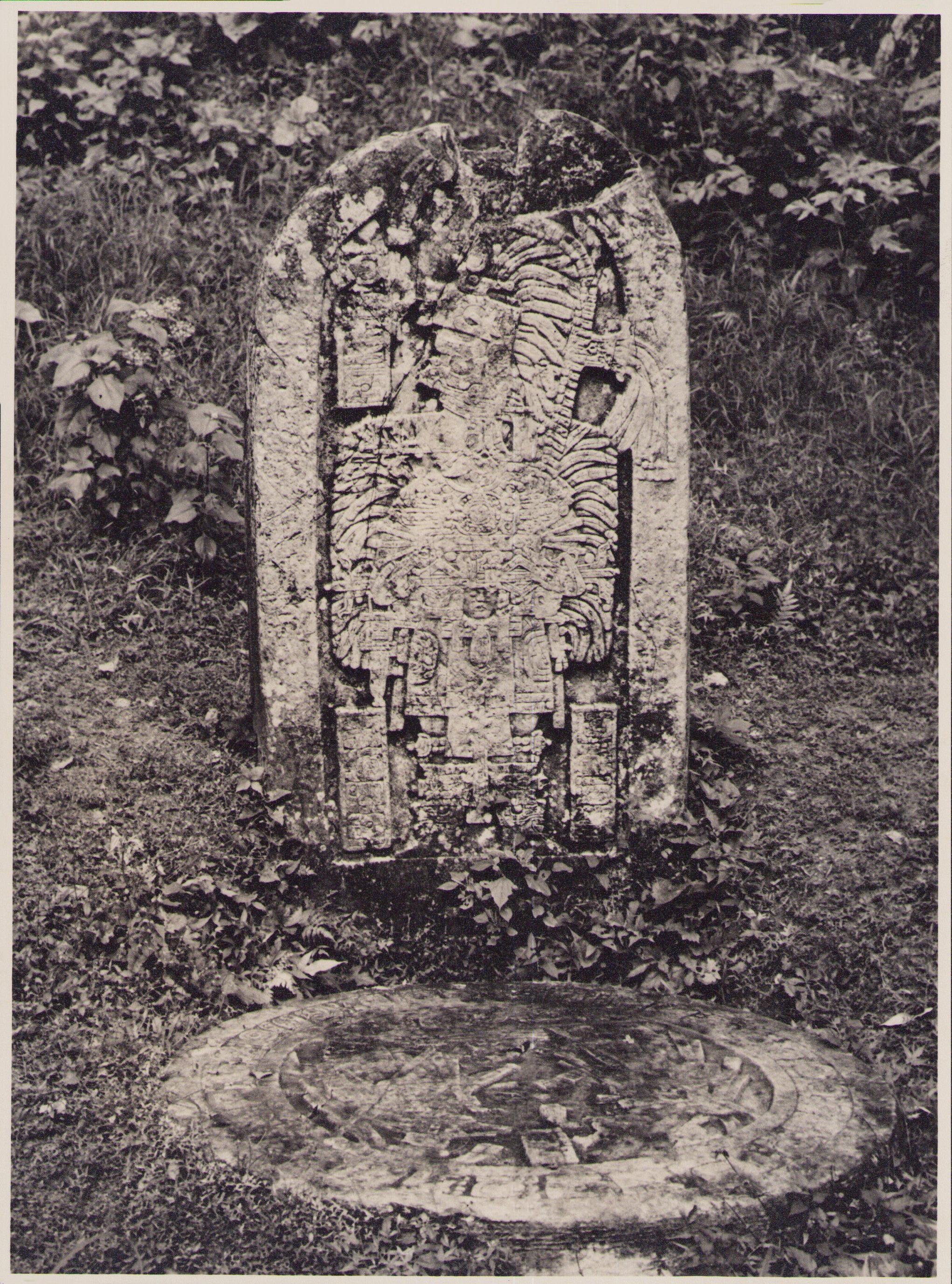 Hanna Seidel Portrait Photograph - Guatemala, Mayan-Ruins, Black and White Photography, ca. 1960s, 23, 1 x 17, 1 cm