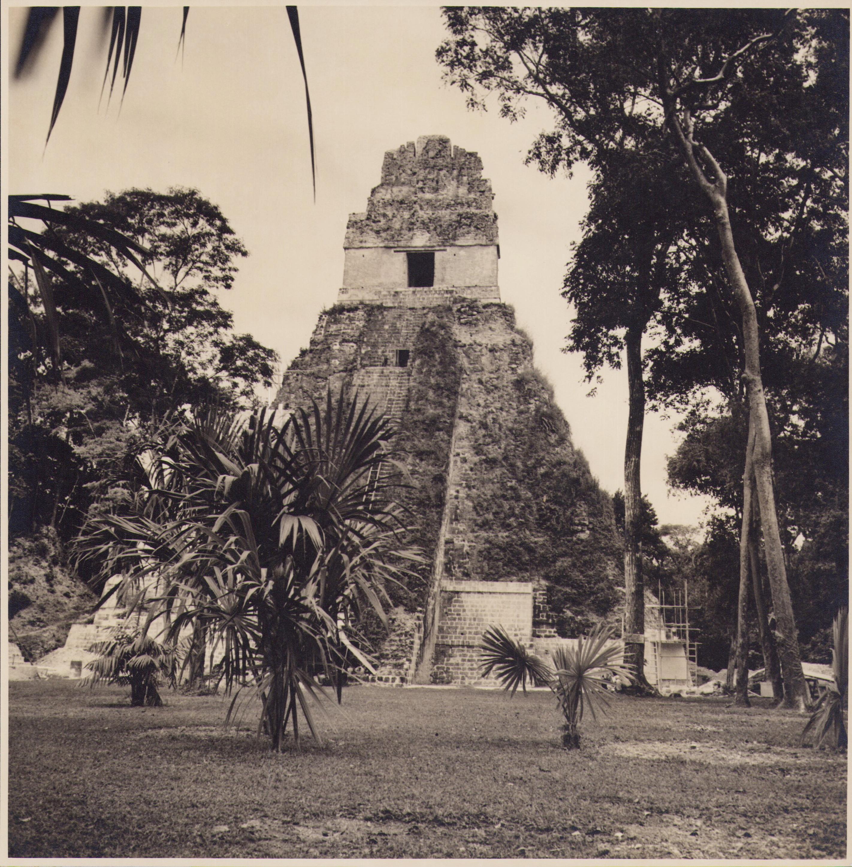 Hanna Seidel Portrait Photograph - Guatemala, Tikal, Black and White Protography, ca. 1960s, 24, 4 x 24, 1 cm